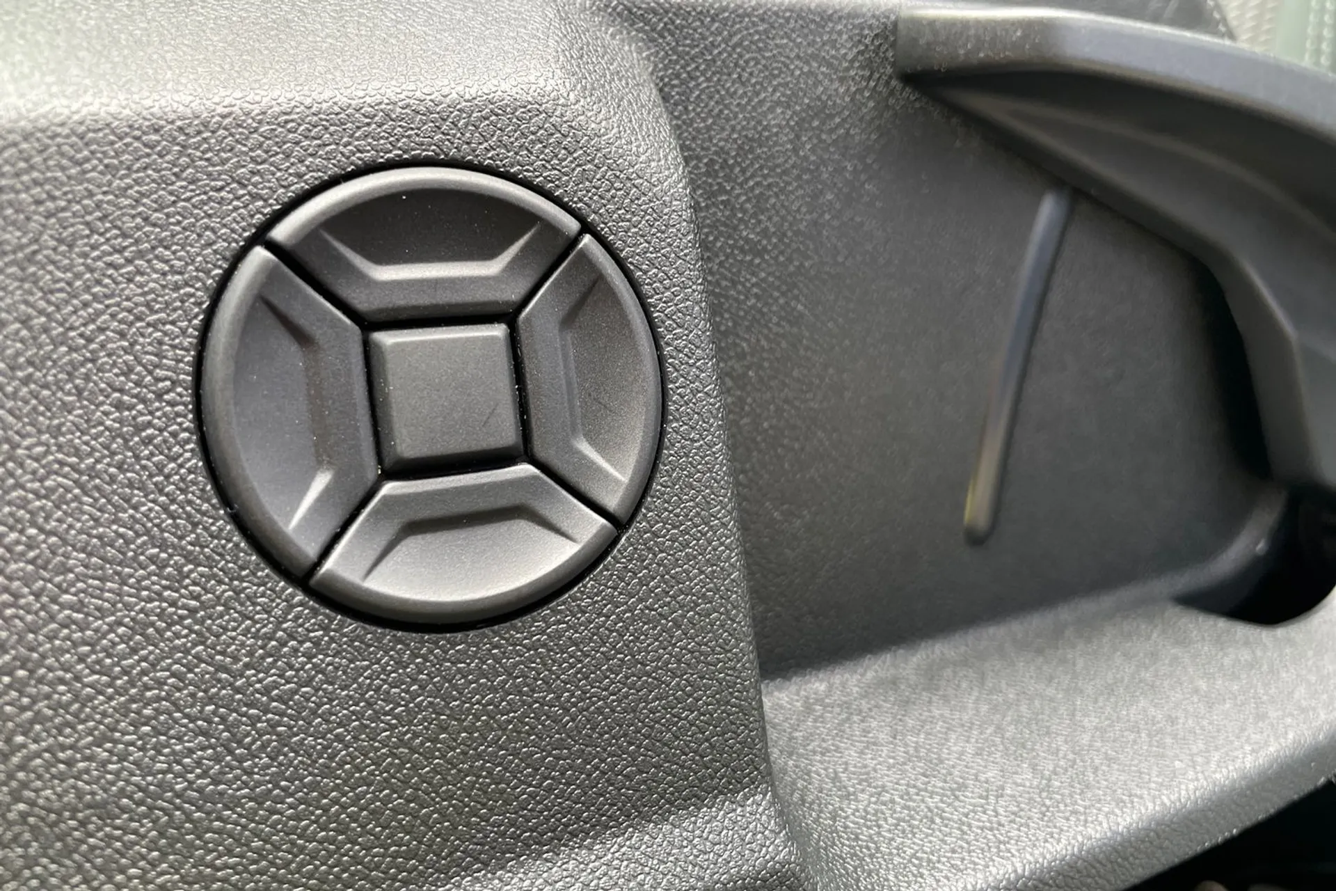 Audi Q4 thumbnail image number 48