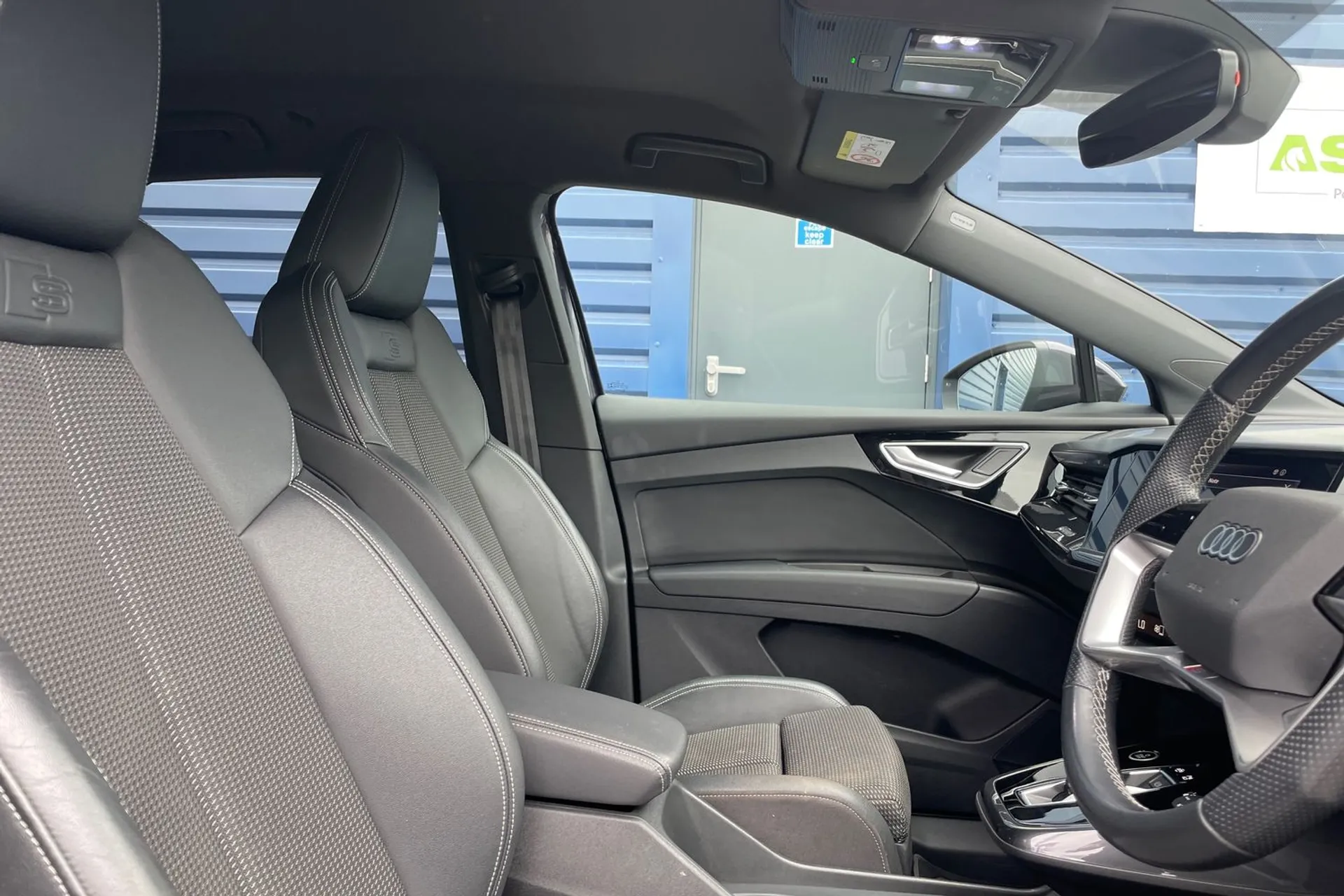 Audi Q4 thumbnail image number 26
