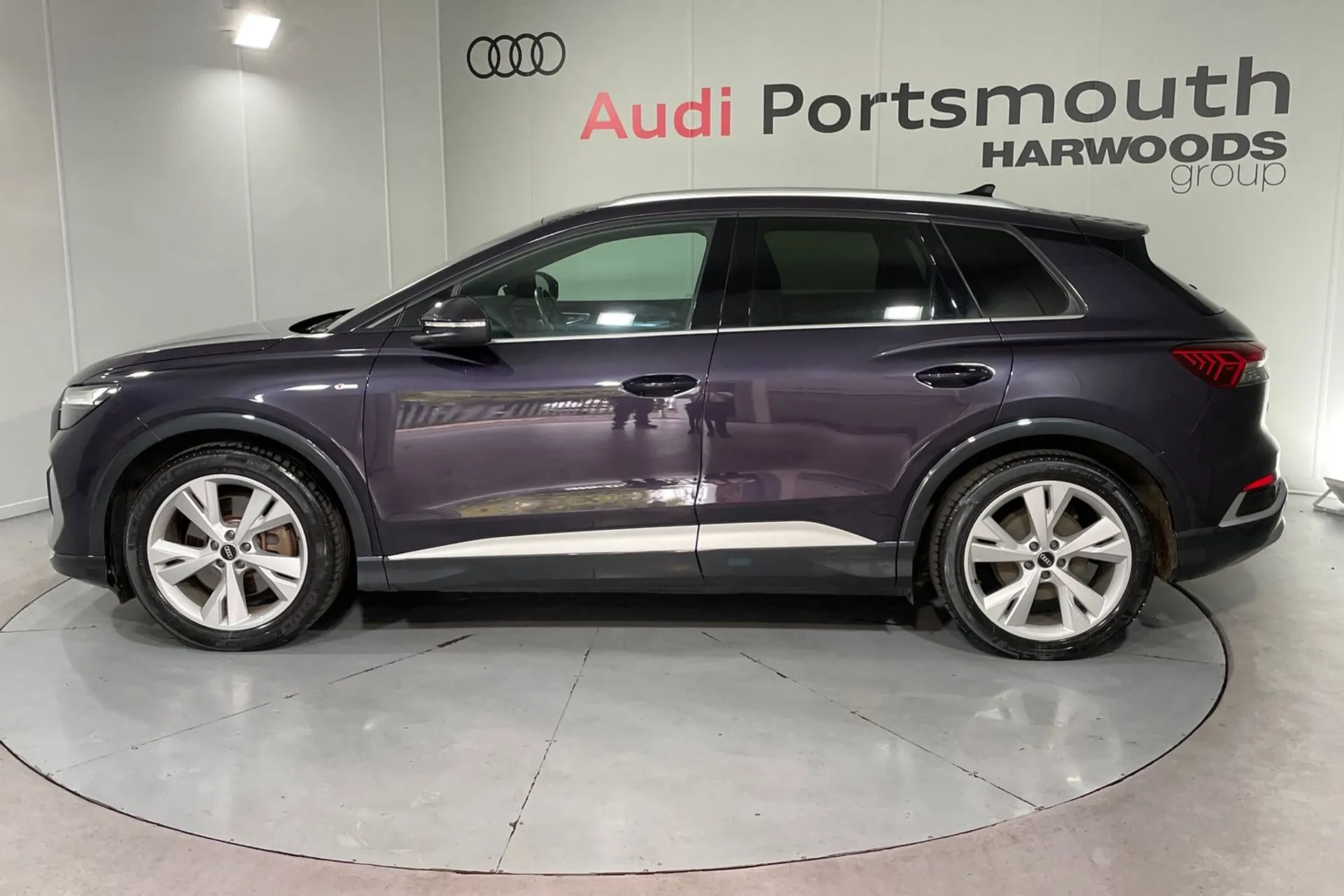 Audi Q4 thumbnail image number 12