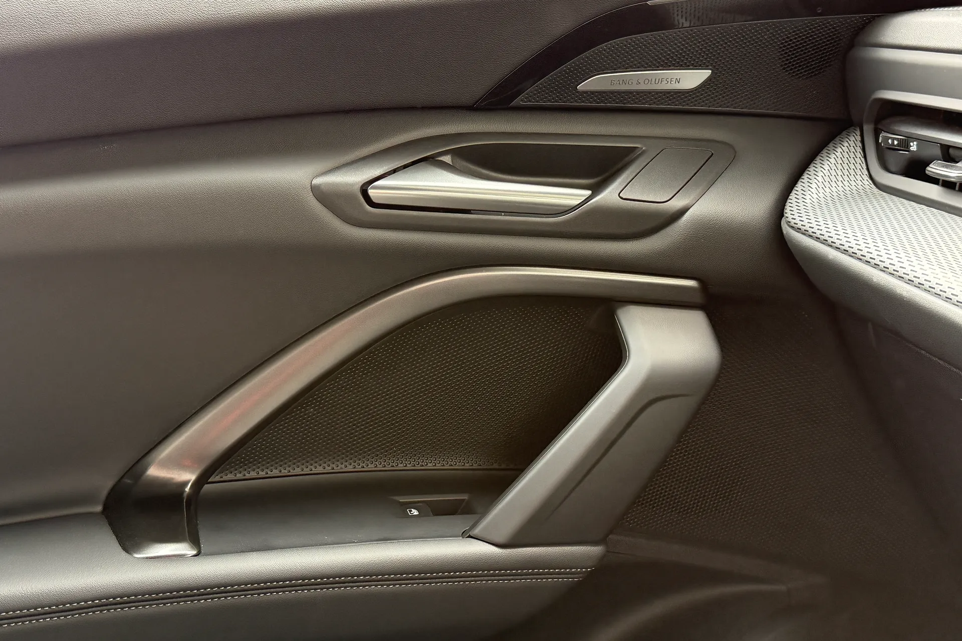 Audi Q5 thumbnail image number 33