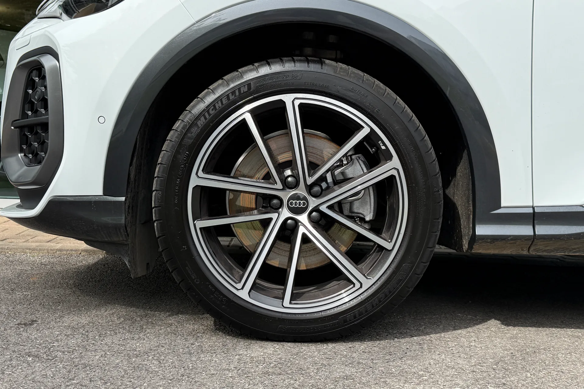 Audi Q5 thumbnail image number 15