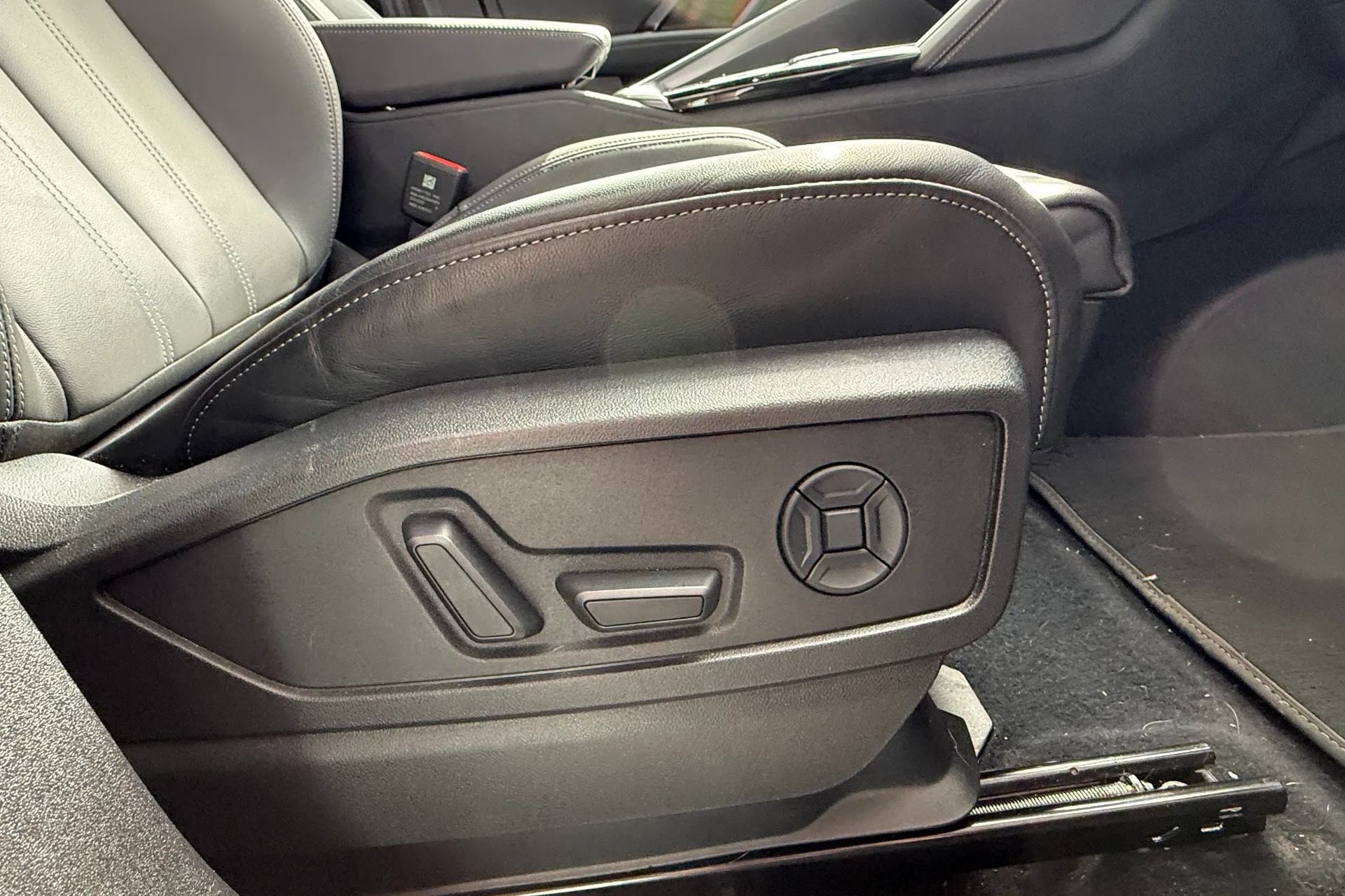 Audi Q5 thumbnail image number 12