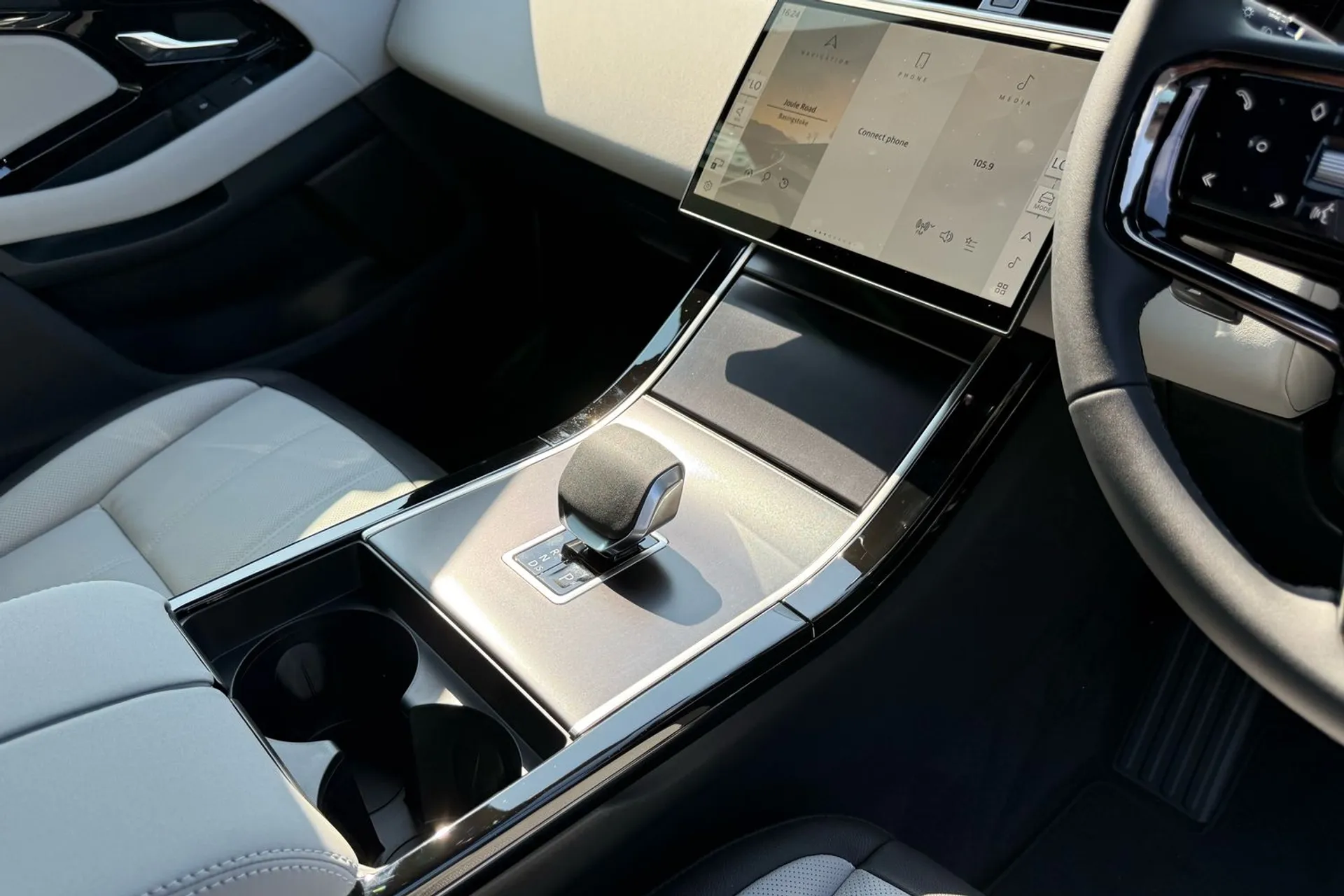 LAND ROVER RANGE ROVER EVOQUE thumbnail image number 19