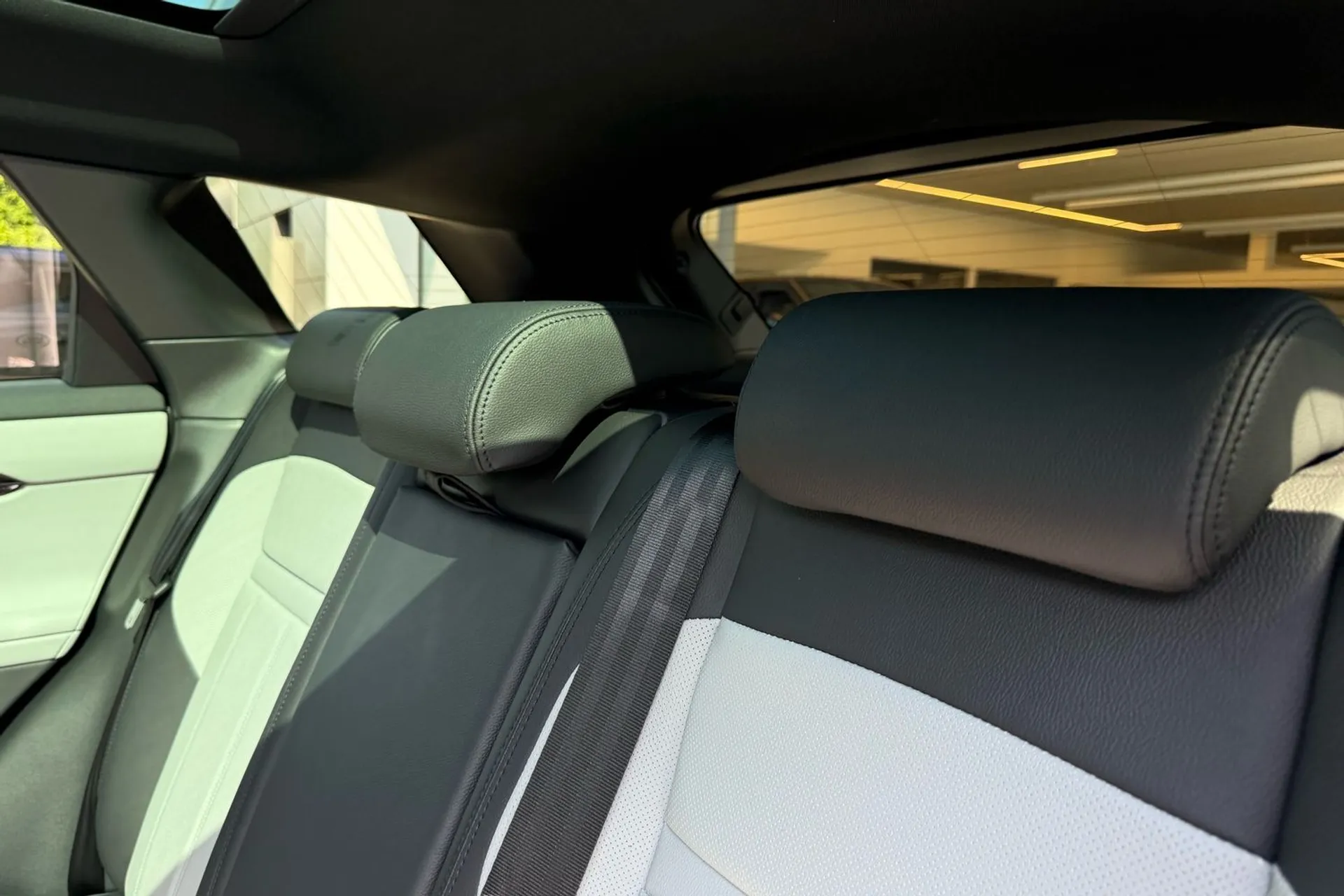 LAND ROVER RANGE ROVER EVOQUE thumbnail image number 53