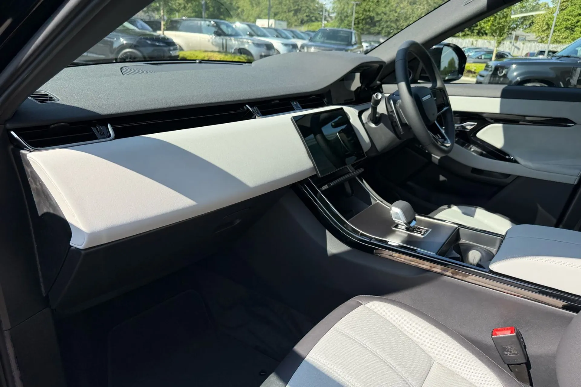 LAND ROVER RANGE ROVER EVOQUE thumbnail image number 51