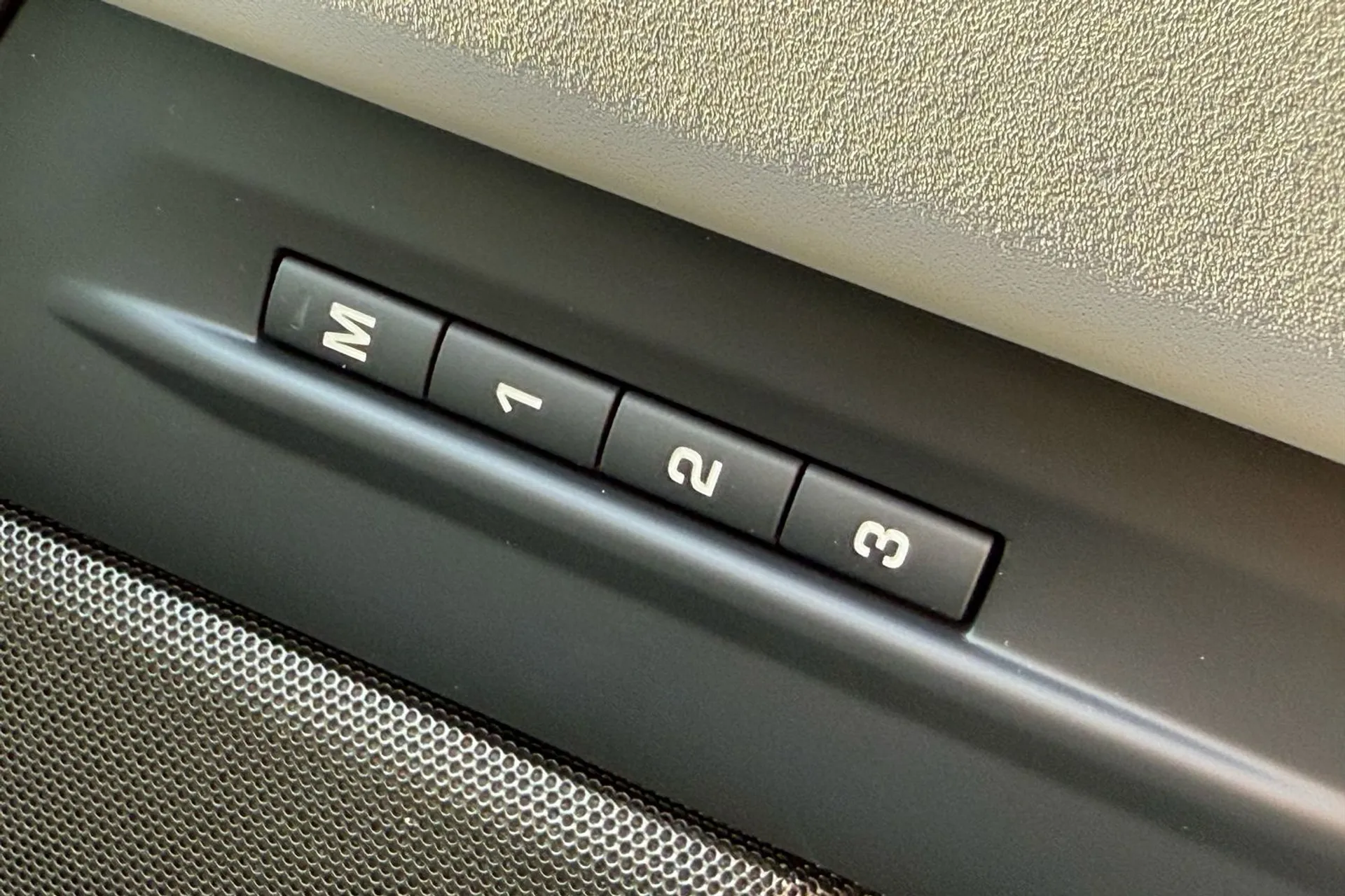 LAND ROVER RANGE ROVER EVOQUE thumbnail image number 54