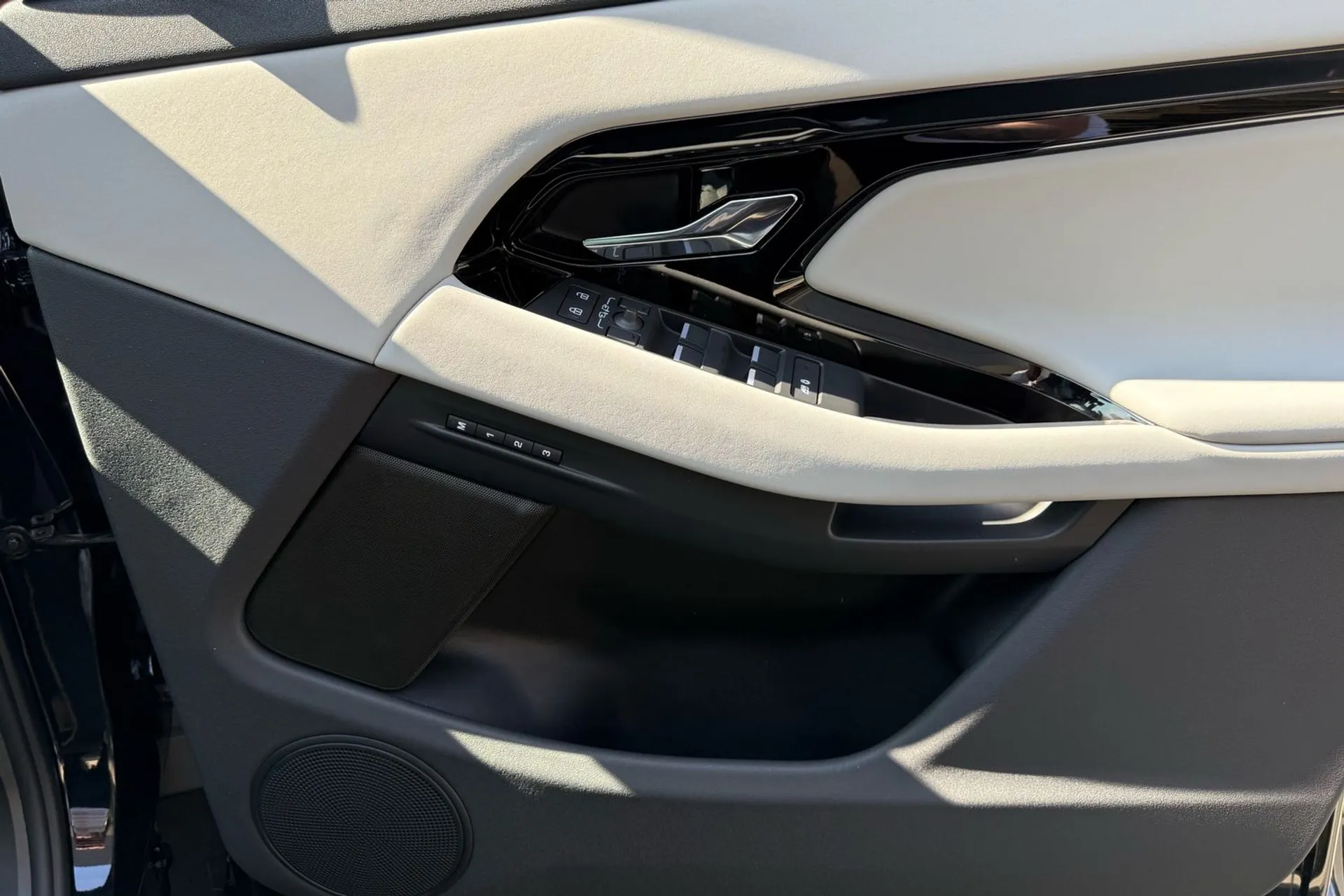 LAND ROVER RANGE ROVER EVOQUE thumbnail image number 55