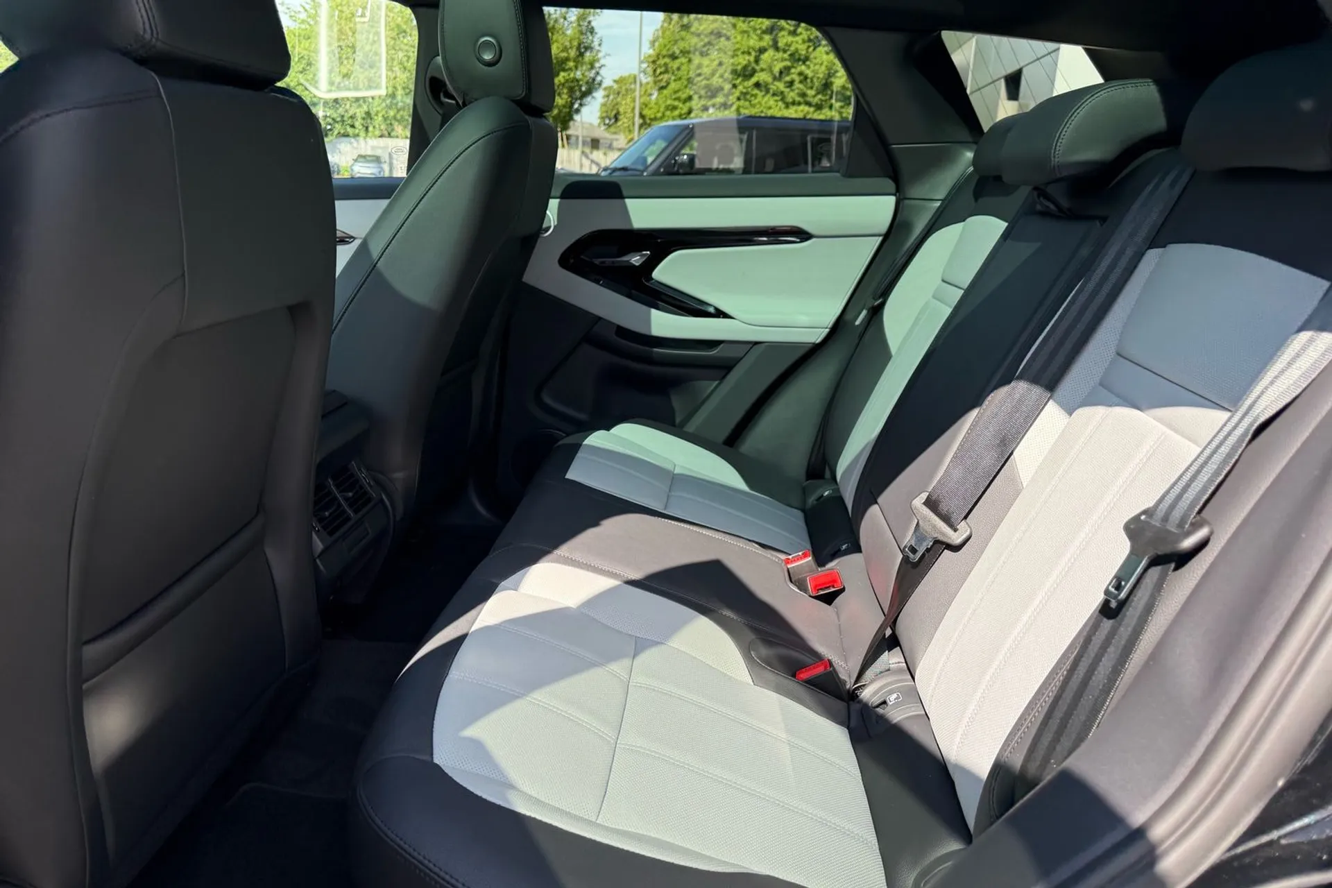 LAND ROVER RANGE ROVER EVOQUE thumbnail image number 52