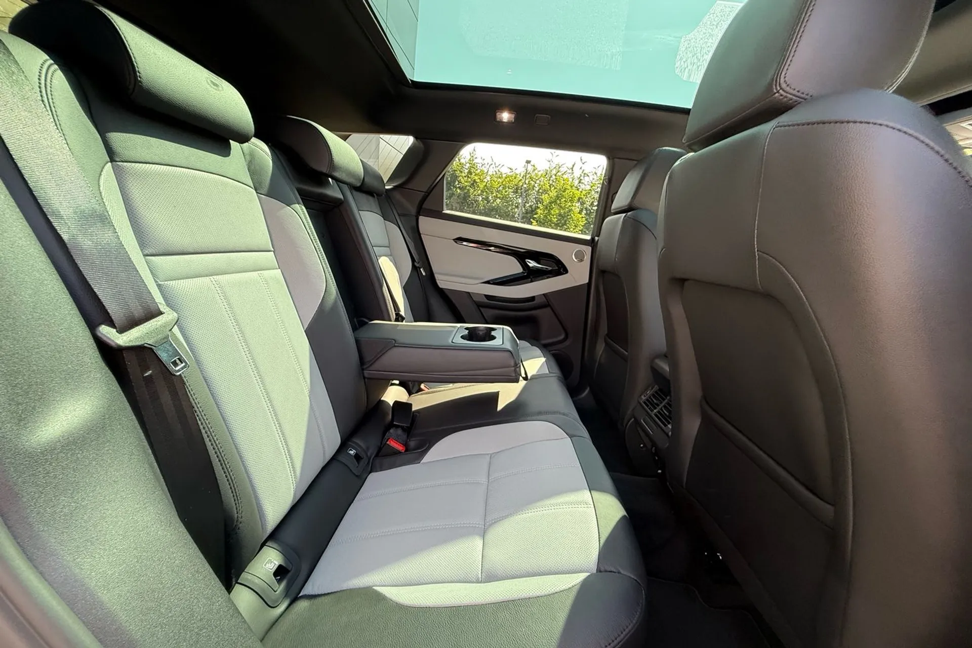 LAND ROVER RANGE ROVER EVOQUE thumbnail image number 43