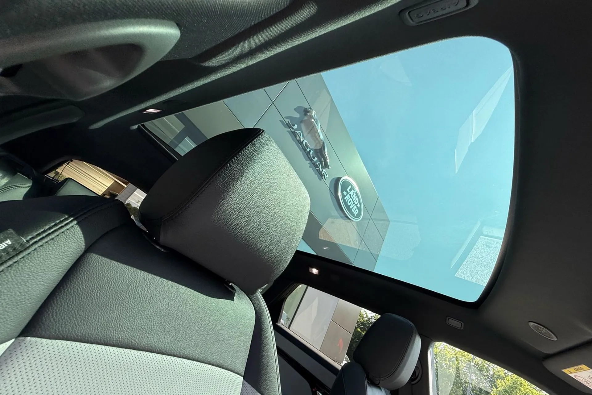 LAND ROVER RANGE ROVER EVOQUE thumbnail image number 37