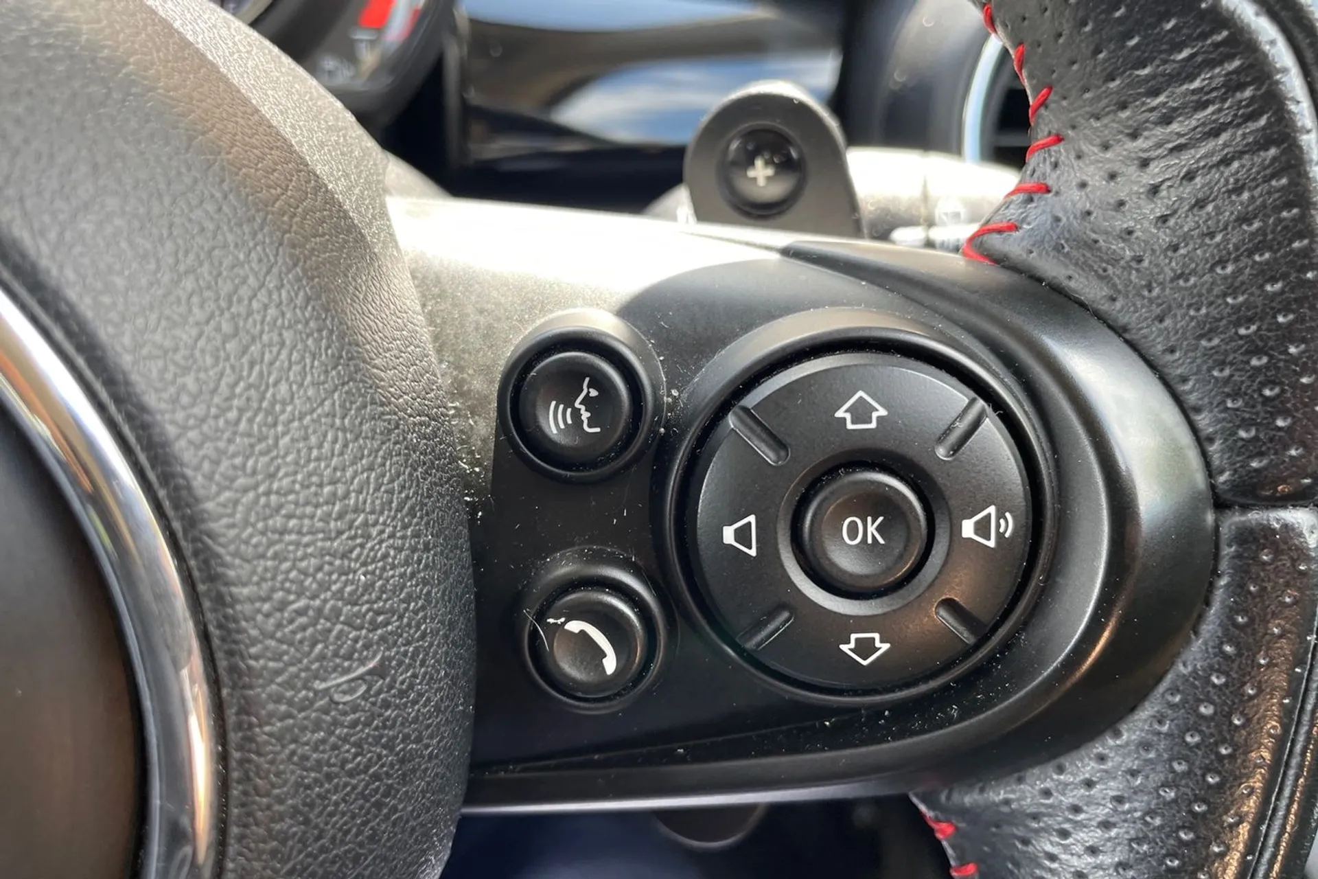 MINI HATCHBACK thumbnail image number 39