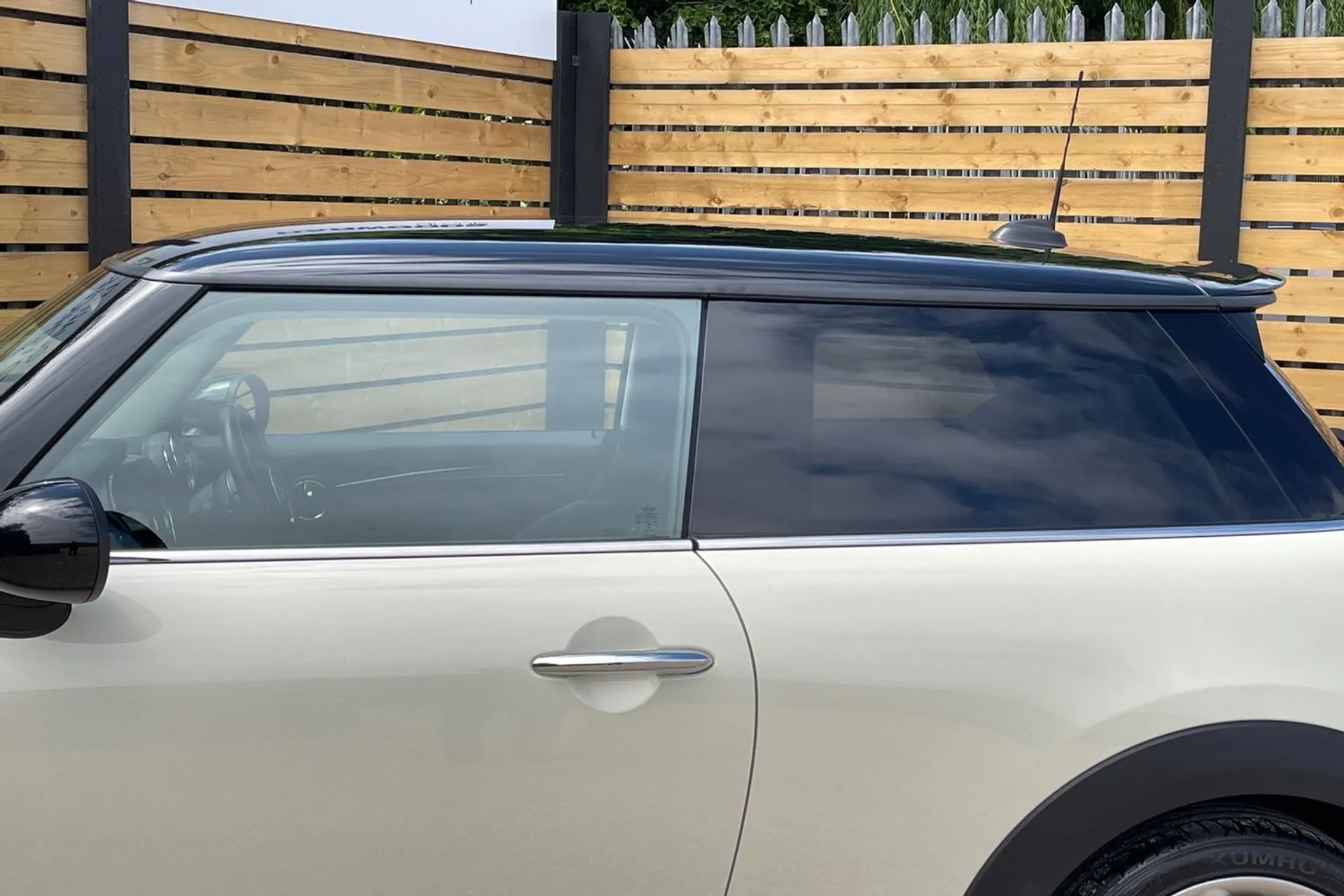 MINI HATCHBACK thumbnail image number 15