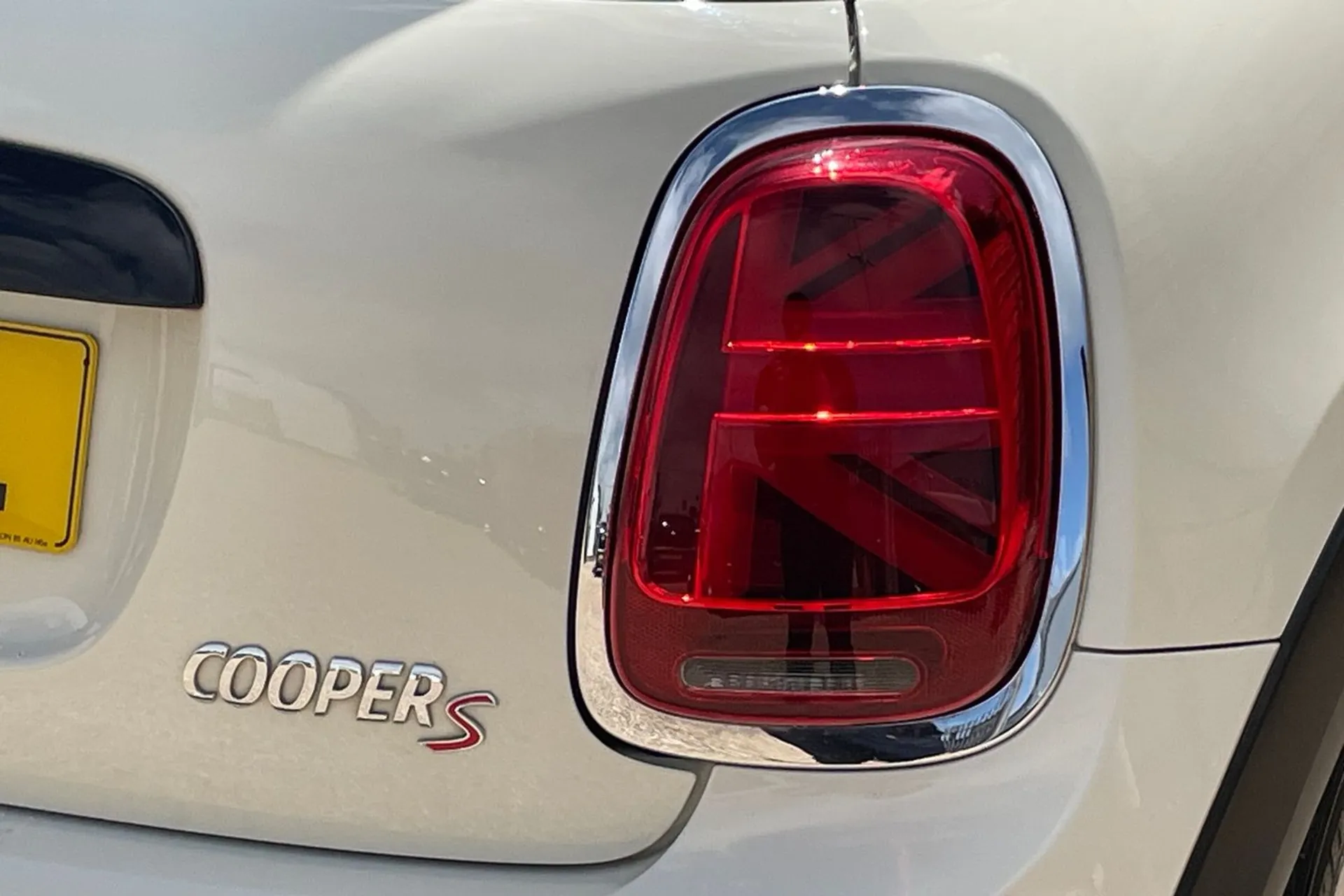 MINI HATCHBACK thumbnail image number 22