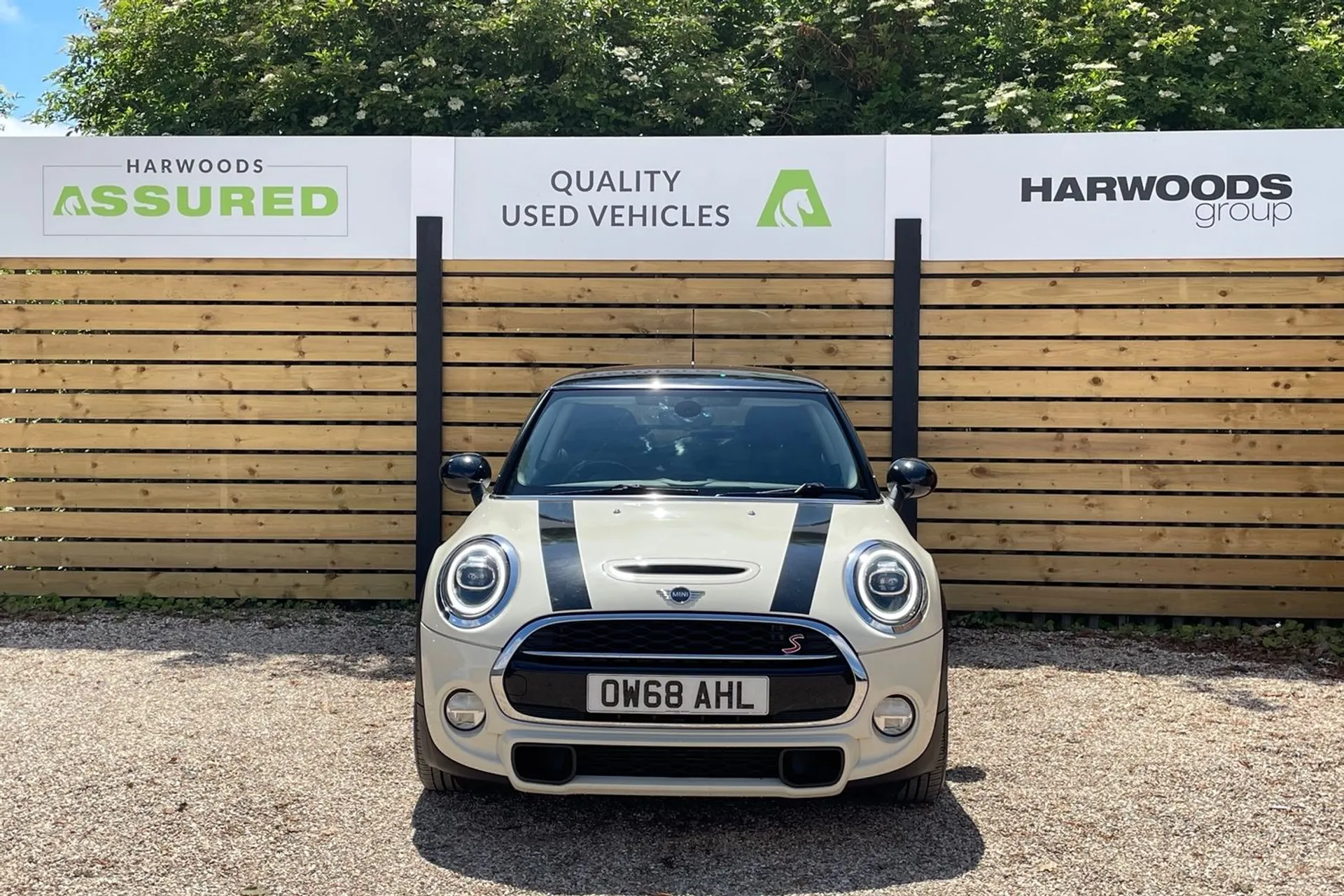 MINI HATCHBACK thumbnail image number 13