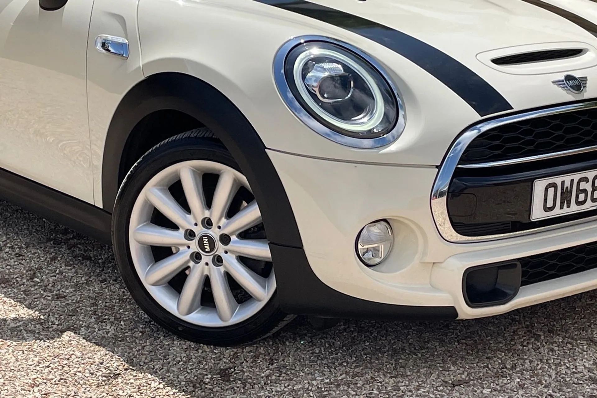 MINI HATCHBACK thumbnail image number 7