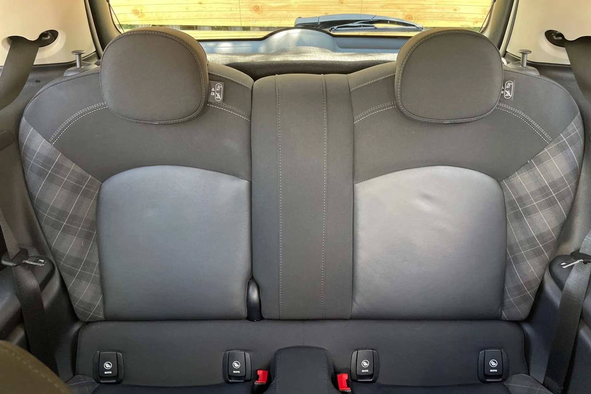 MINI HATCHBACK thumbnail image number 33