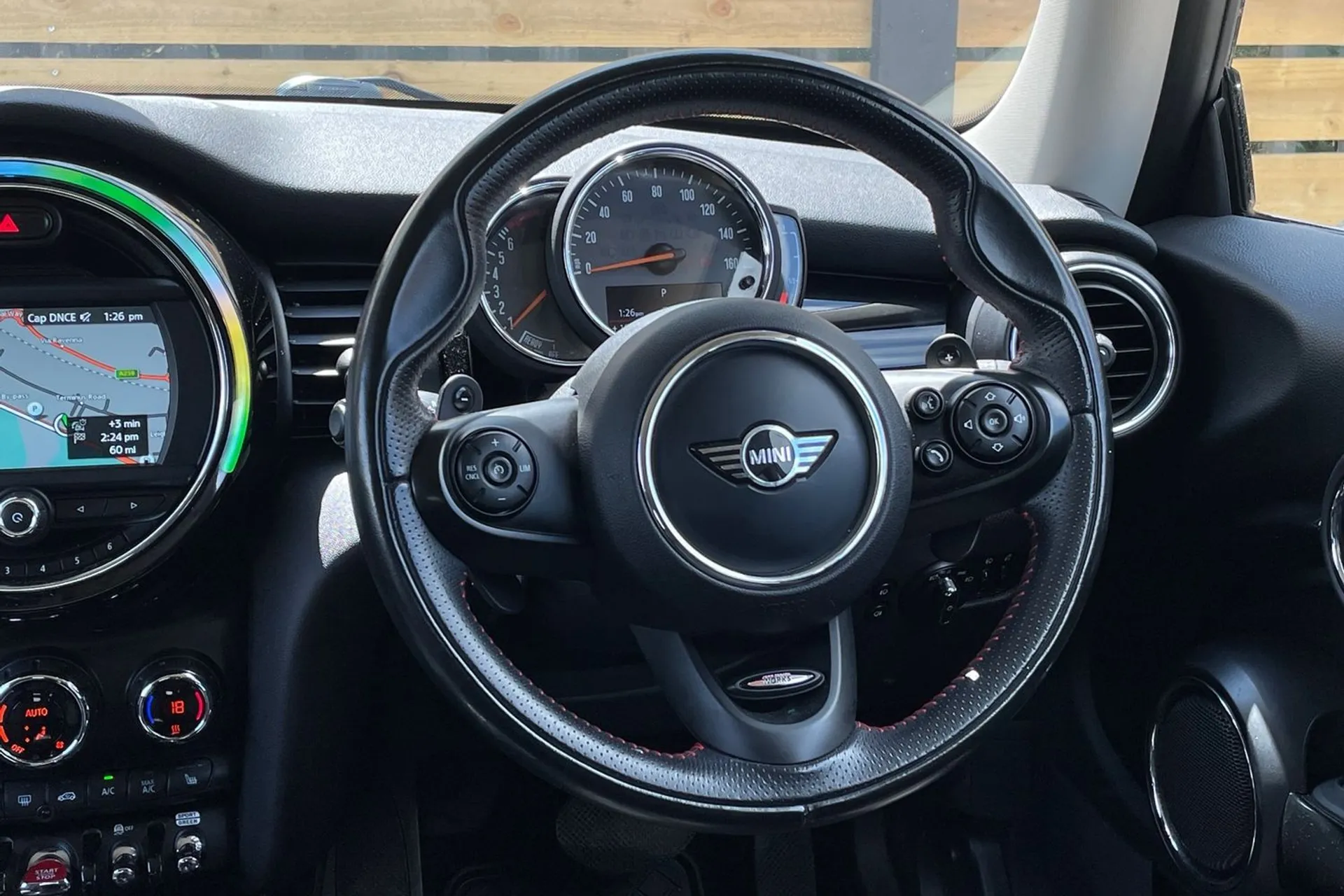 MINI HATCHBACK thumbnail image number 36