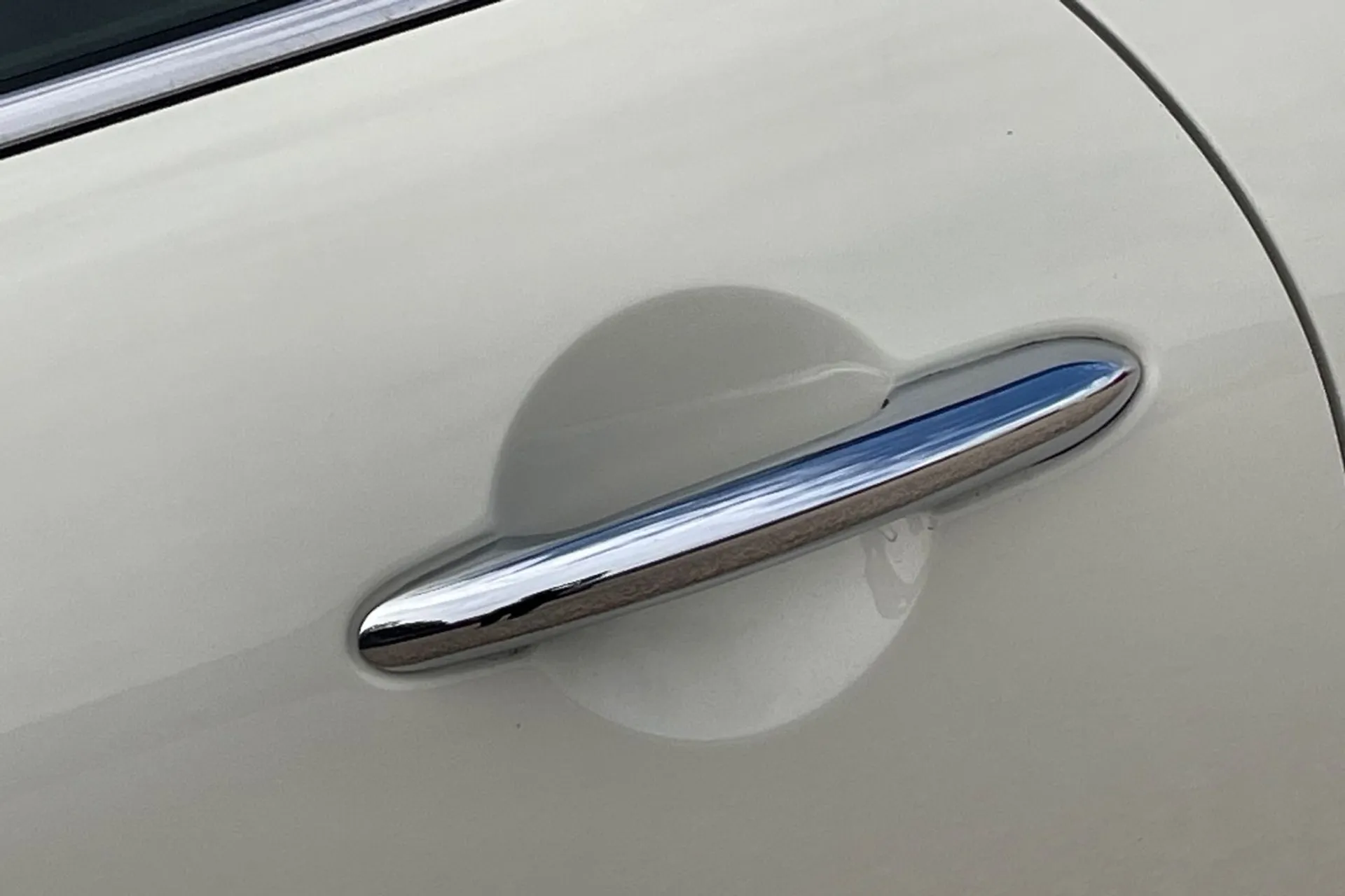MINI HATCHBACK thumbnail image number 17