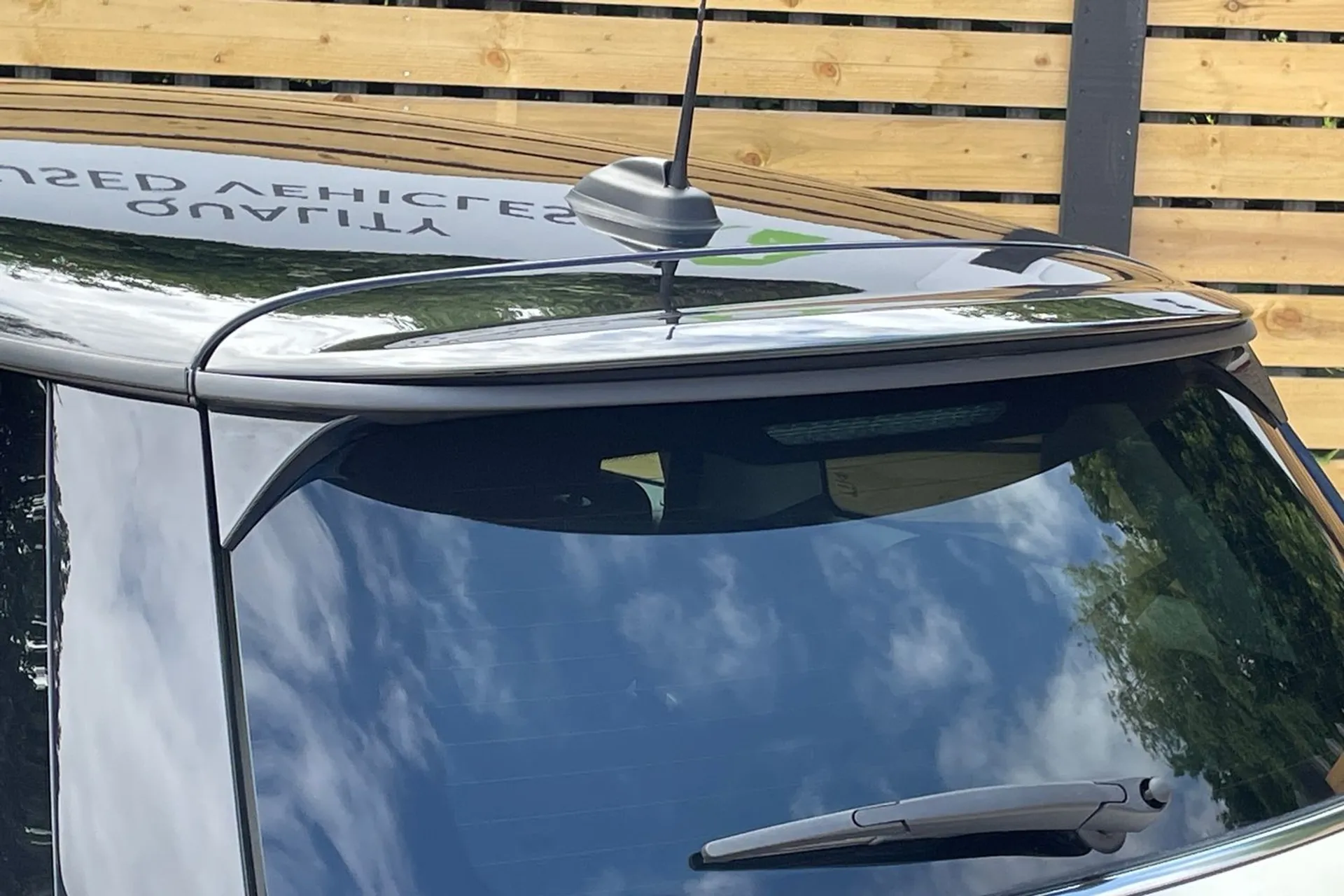 MINI HATCHBACK thumbnail image number 16