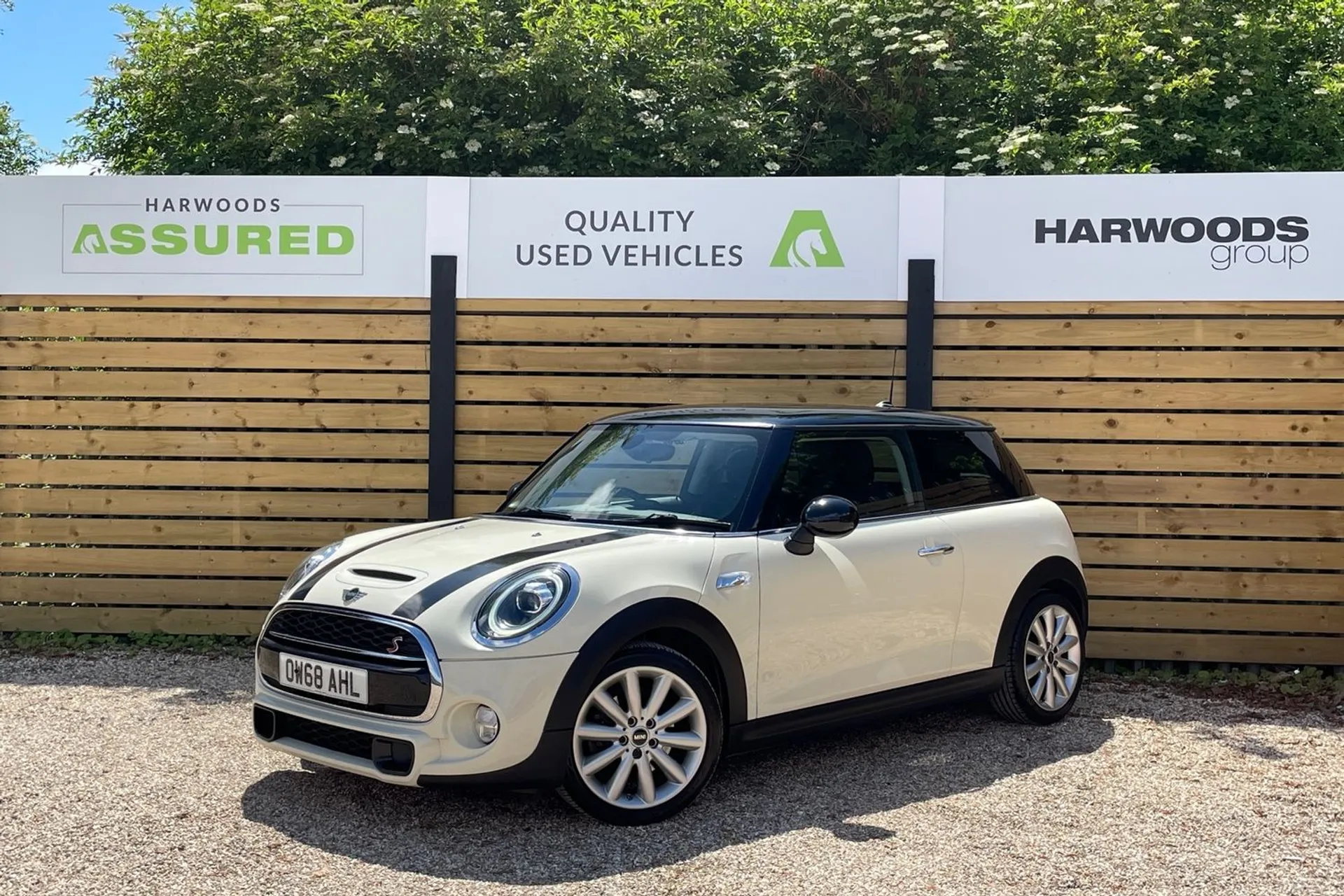 MINI HATCHBACK thumbnail image number 12