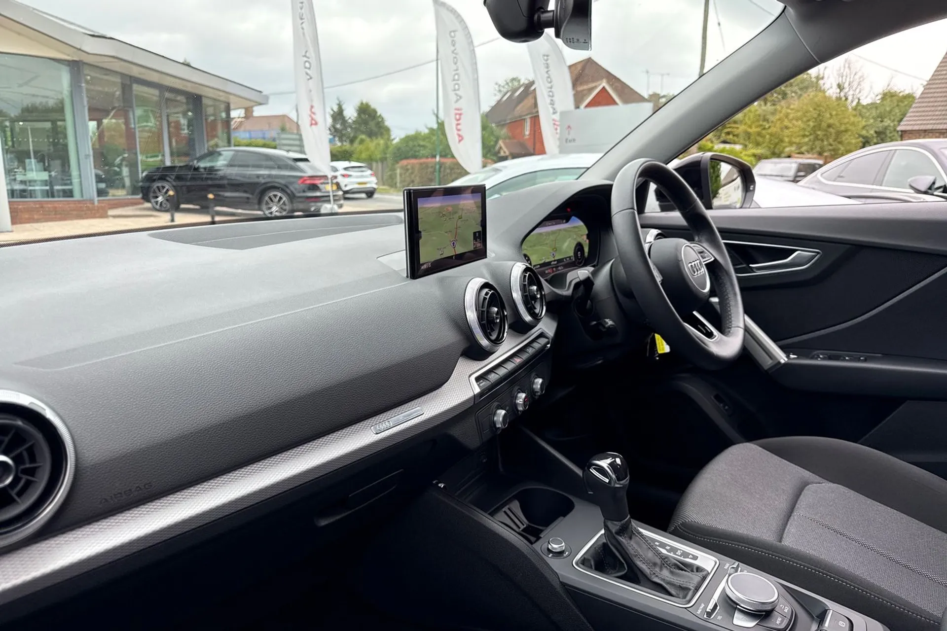 Audi Q2 thumbnail image number 26