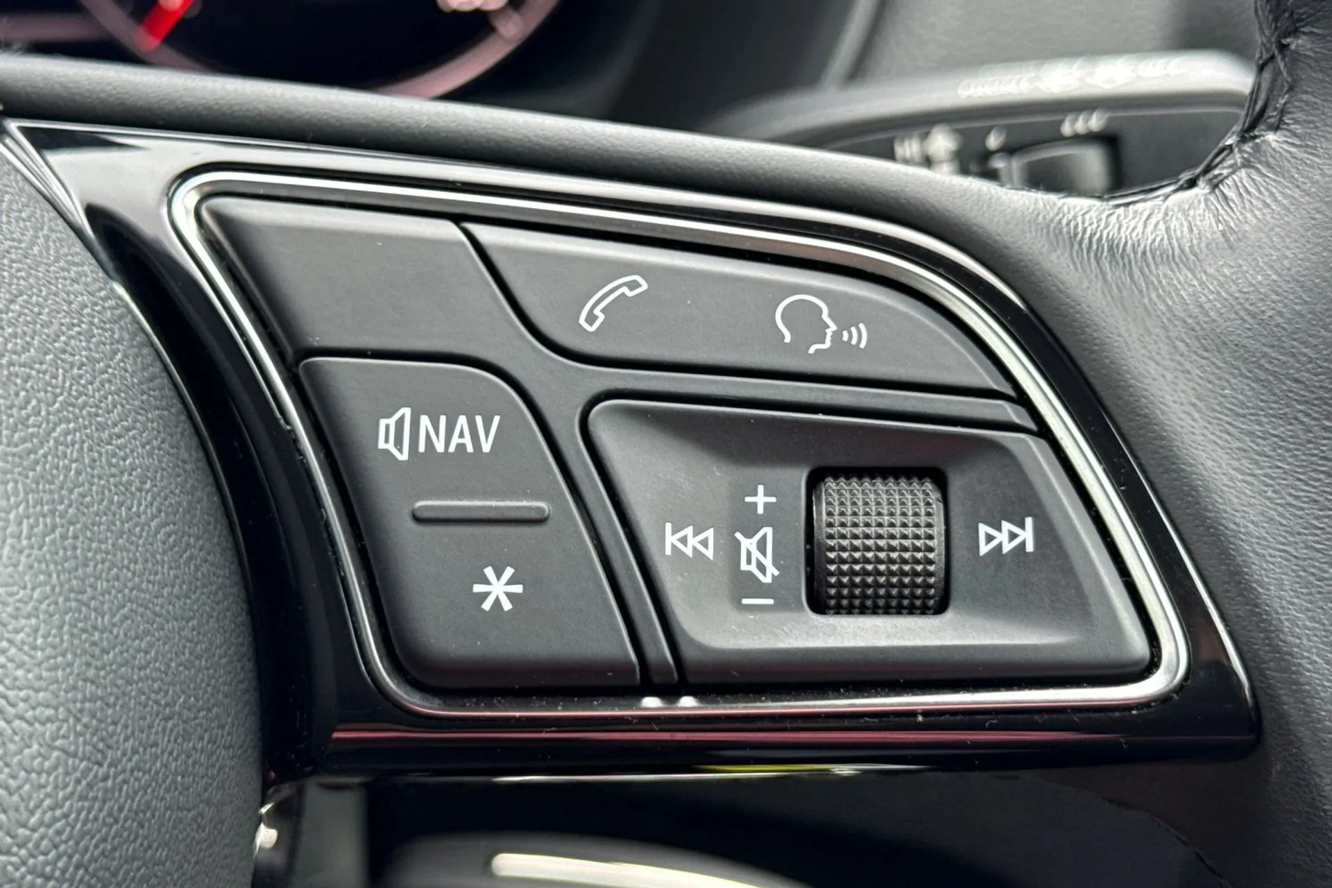 Audi Q2 thumbnail image number 19
