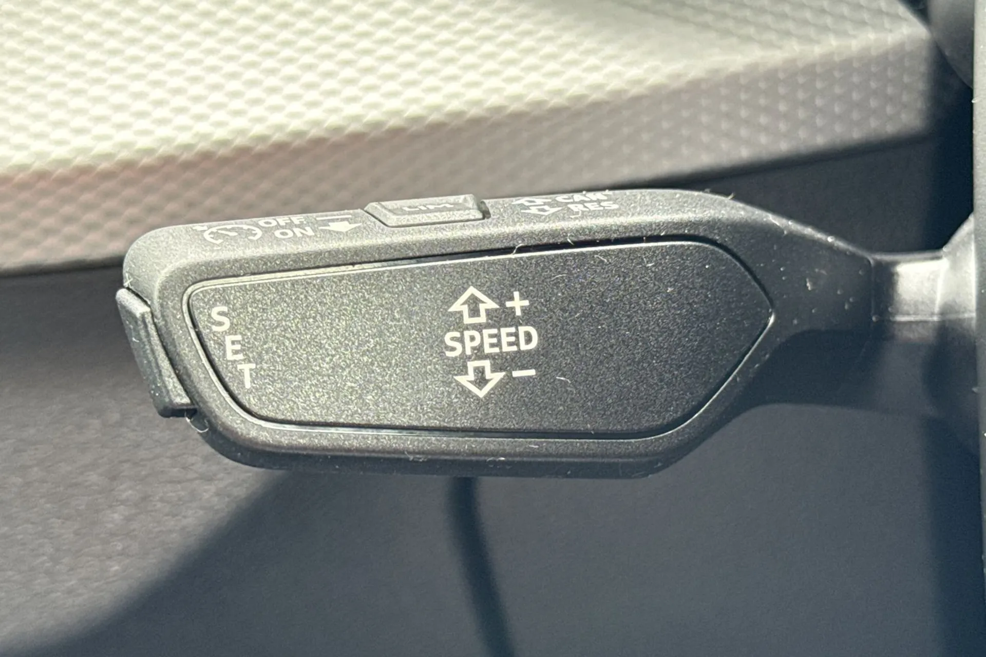 Audi Q2 thumbnail image number 15