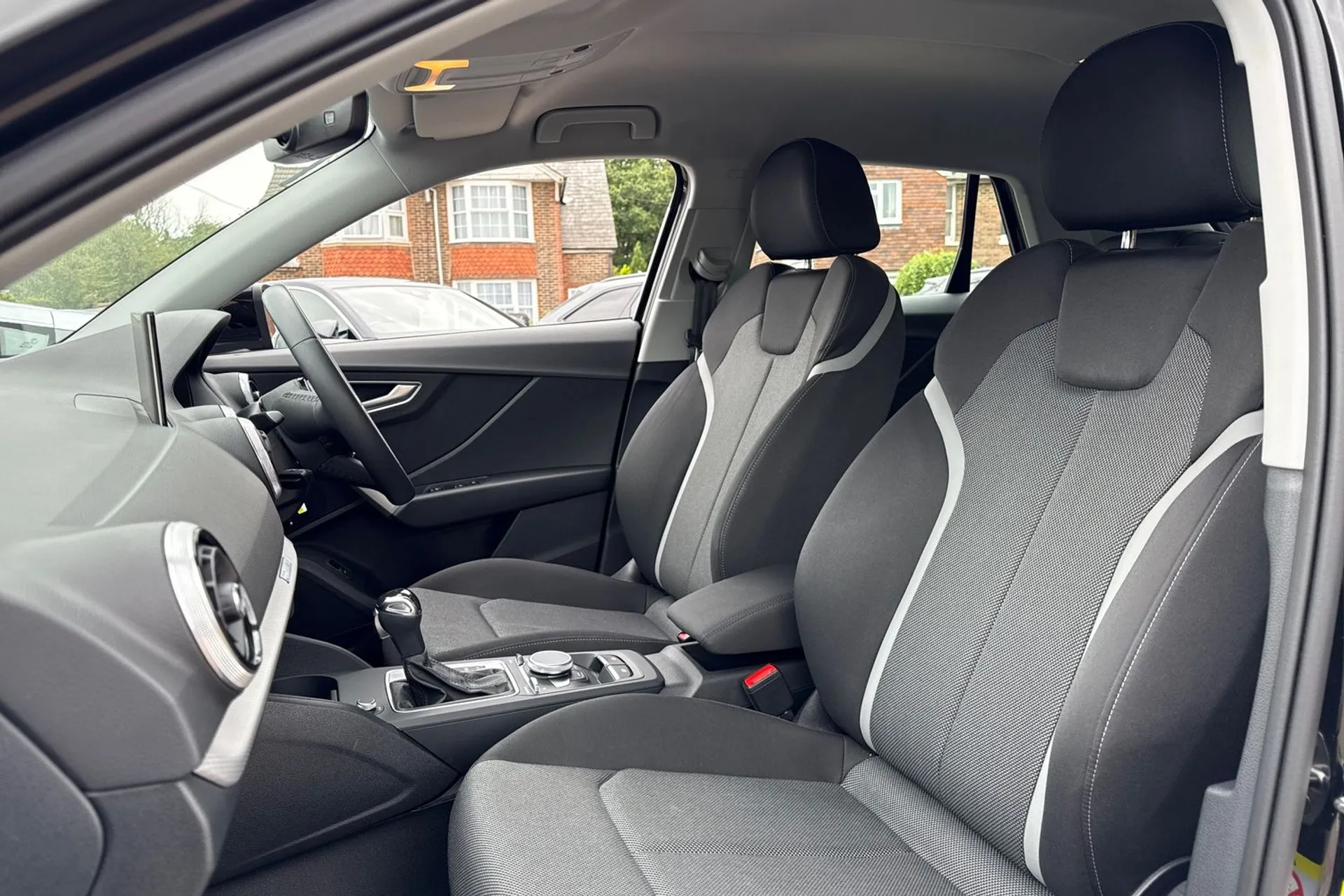 Audi Q2 thumbnail image number 27