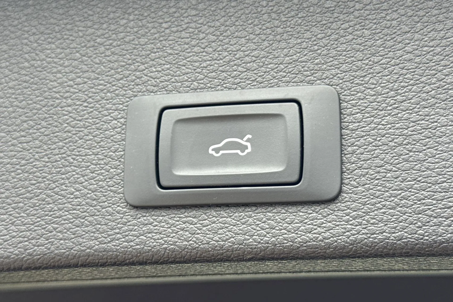 Audi Q2 thumbnail image number 30
