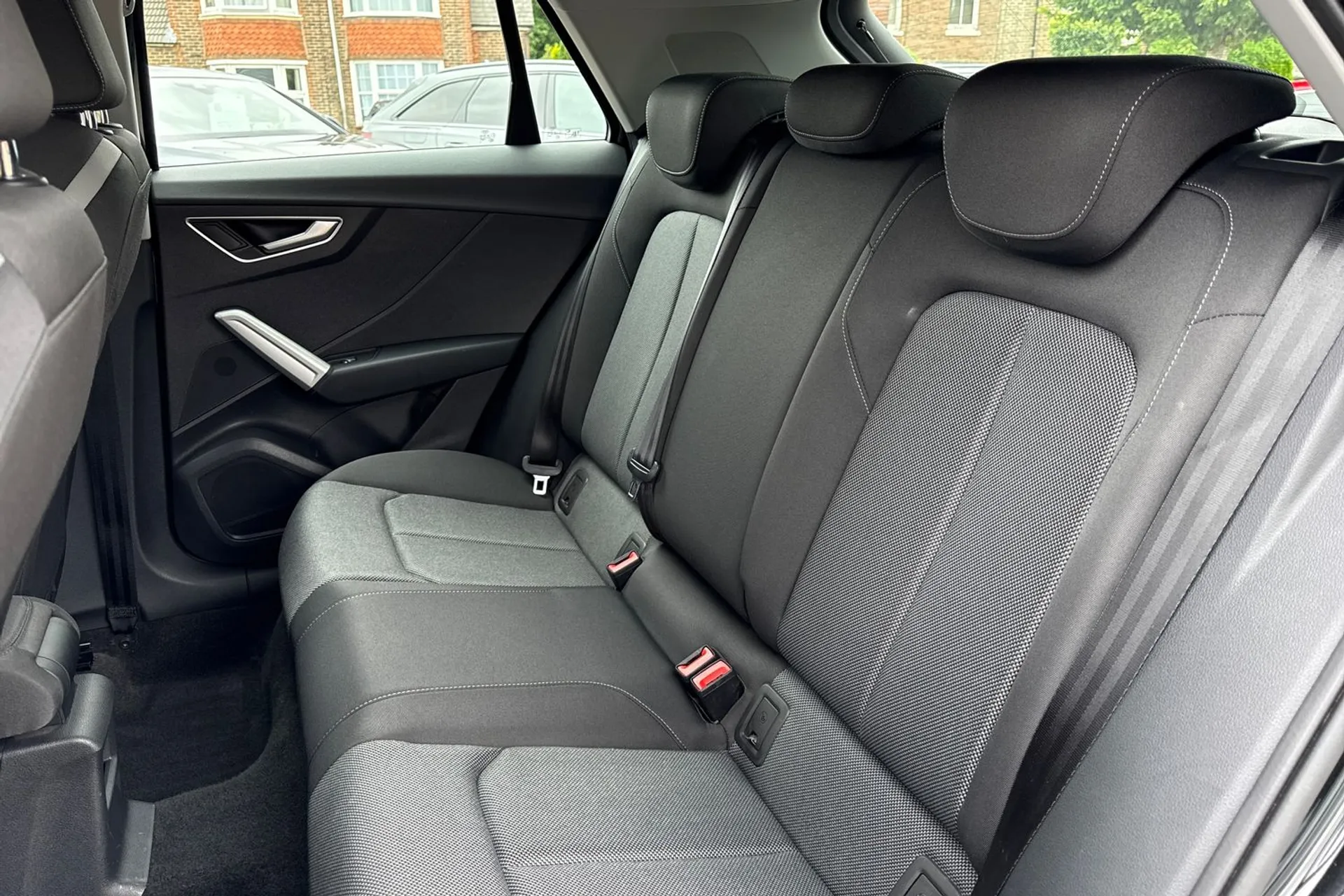 Audi Q2 thumbnail image number 36