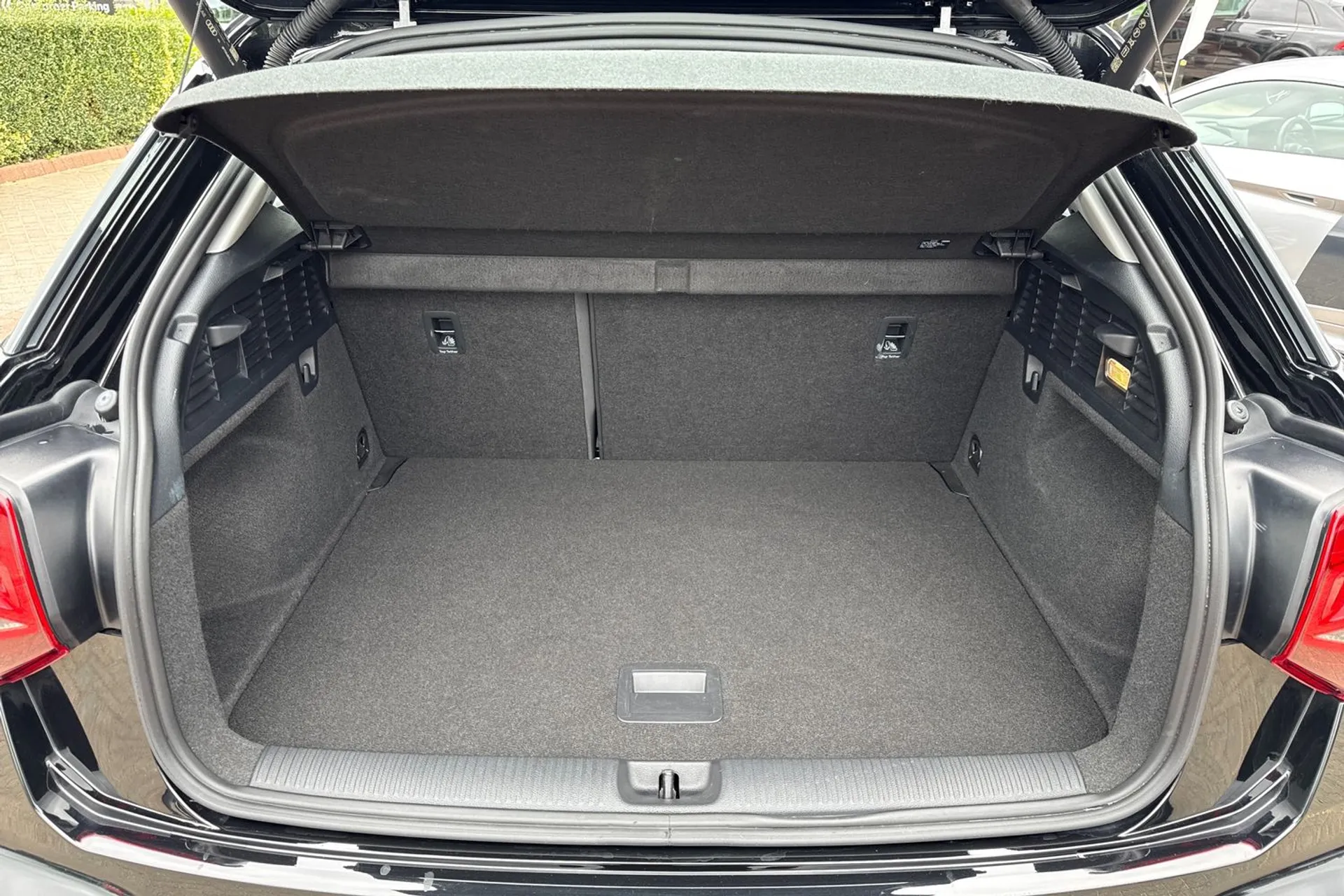 Audi Q2 thumbnail image number 28