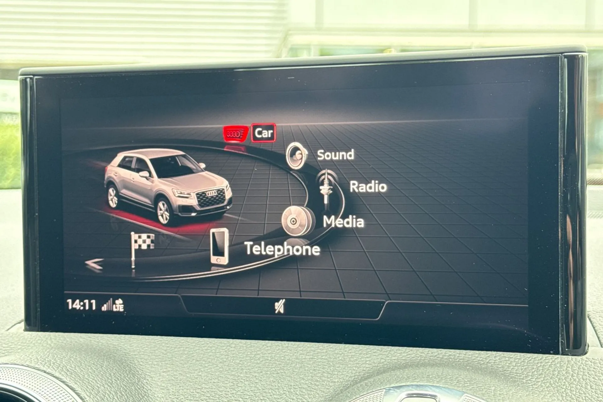 Audi Q2 thumbnail image number 12