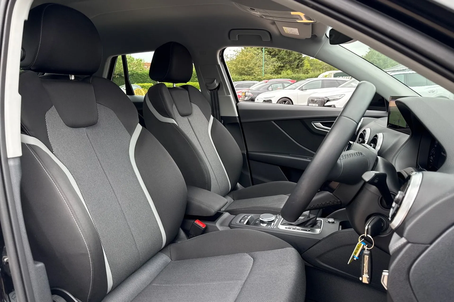 Audi Q2 thumbnail image number 24