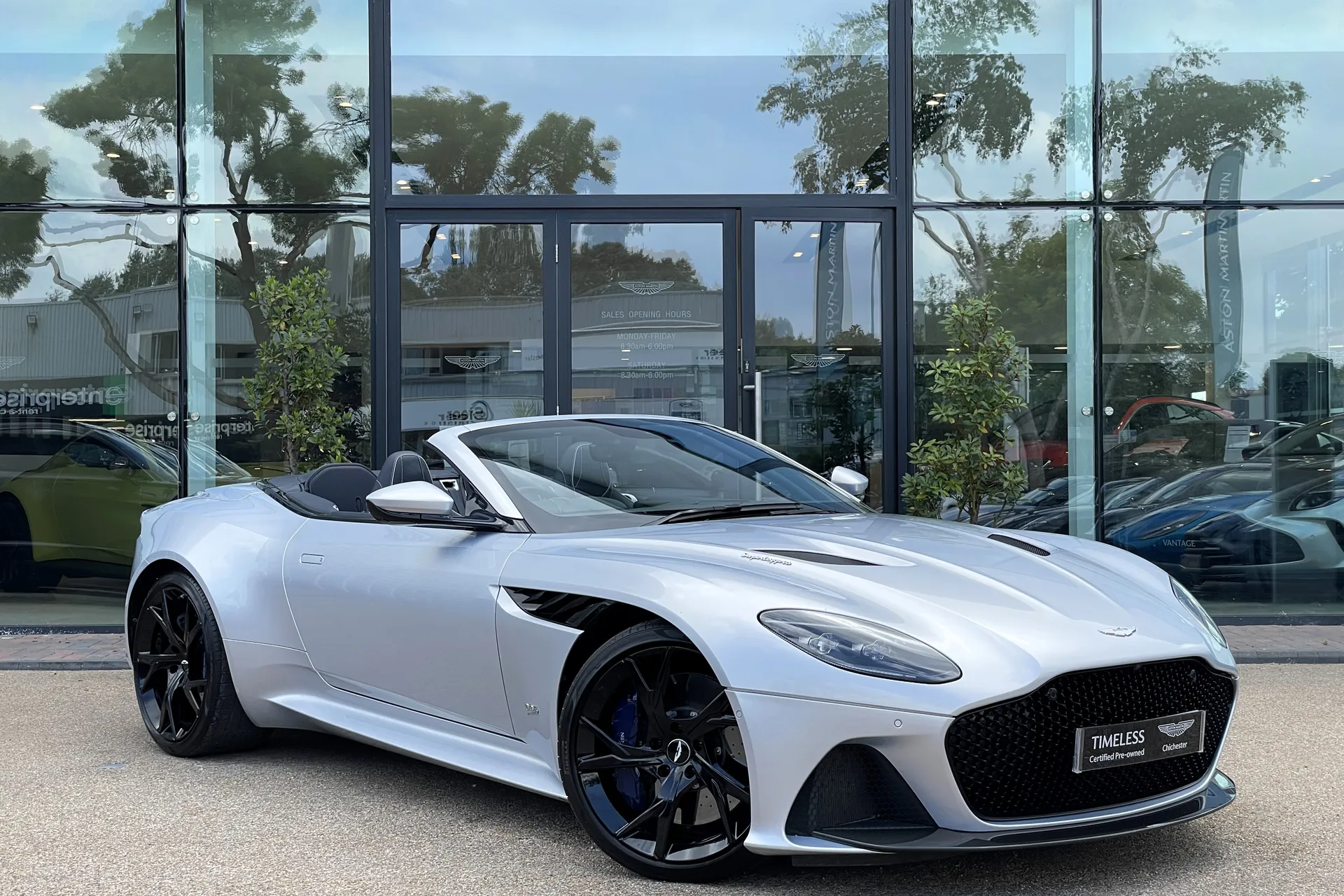 Aston Martin DBS focused image