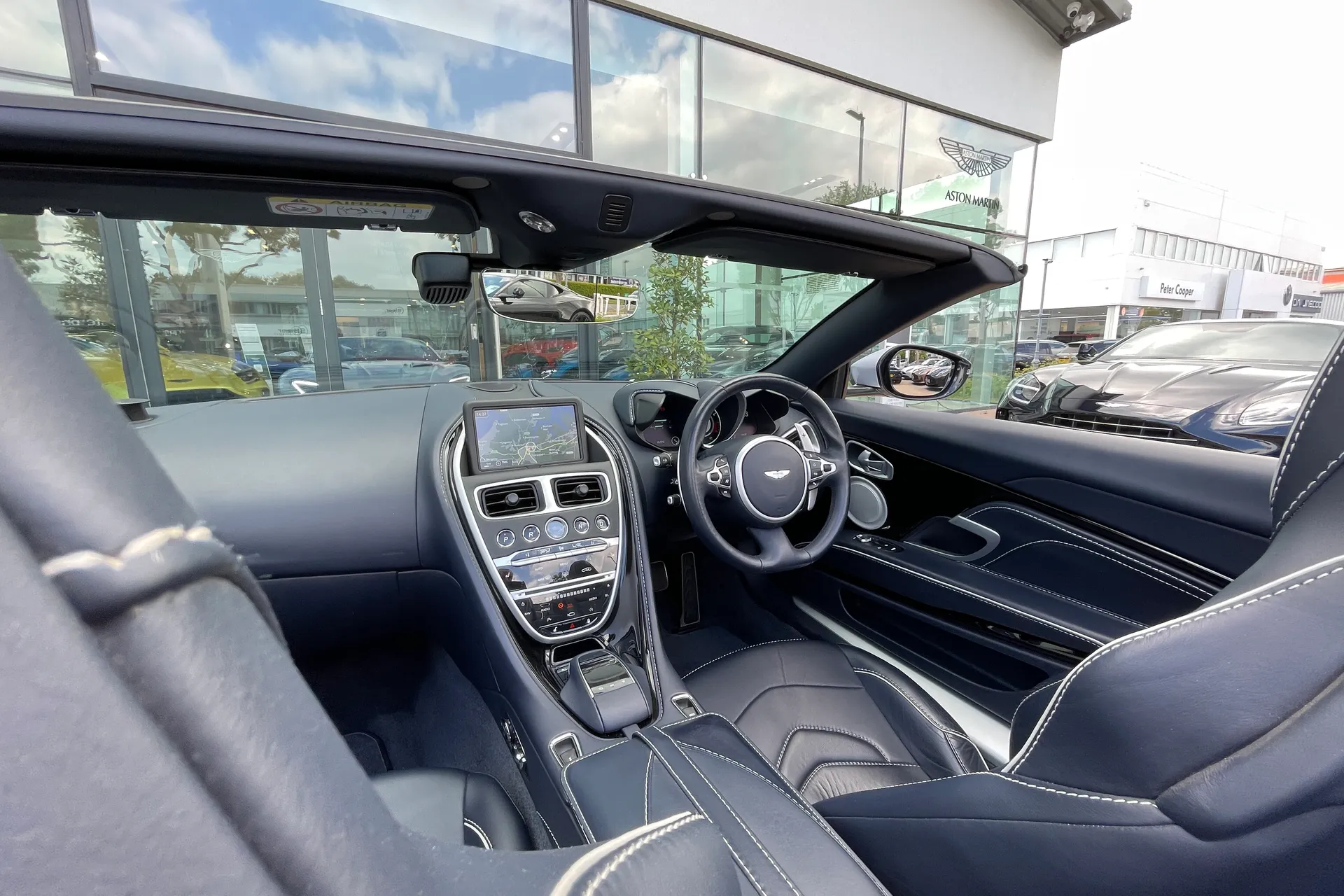 Aston Martin DBS thumbnail image number 3