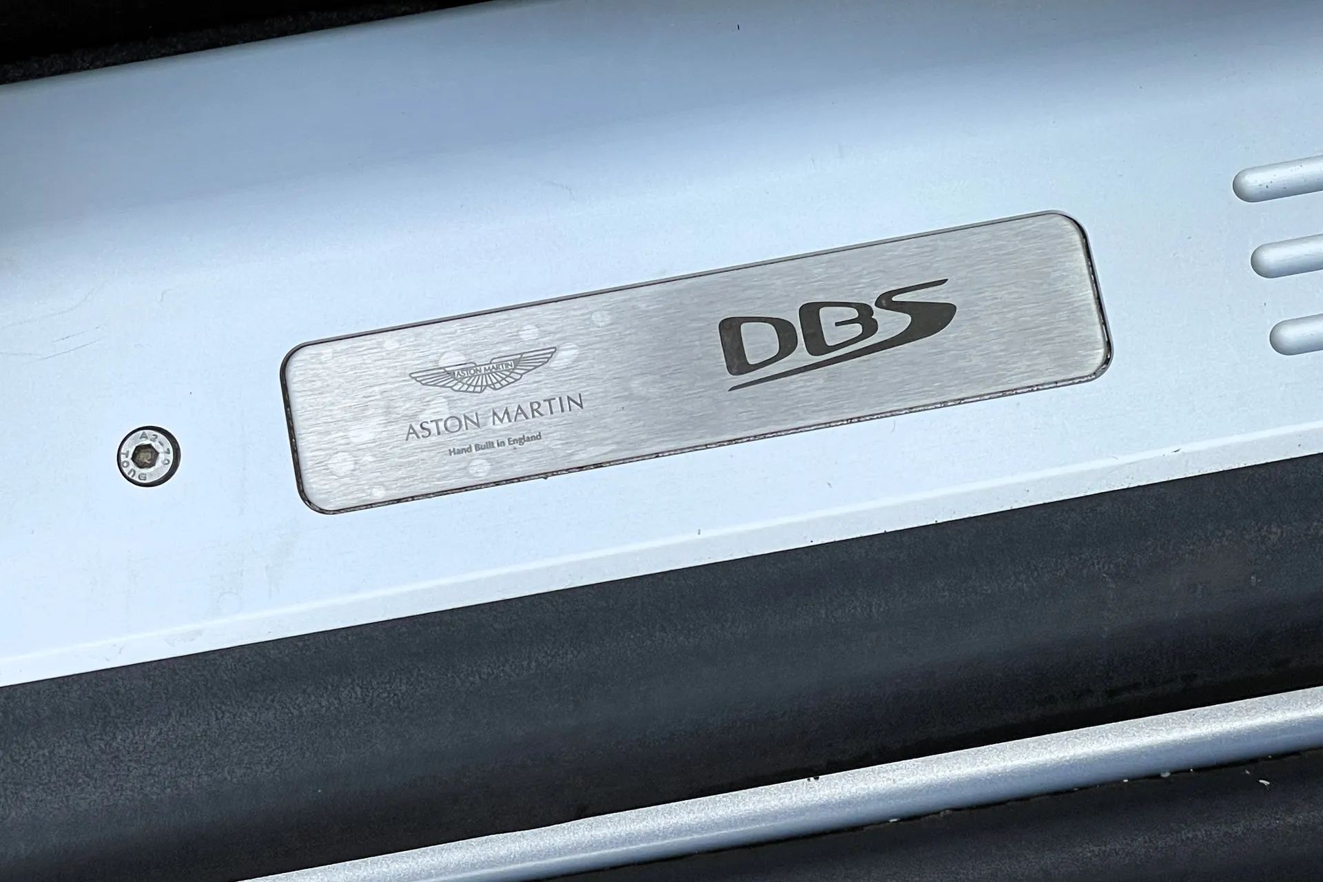 Aston Martin DBS thumbnail image number 22