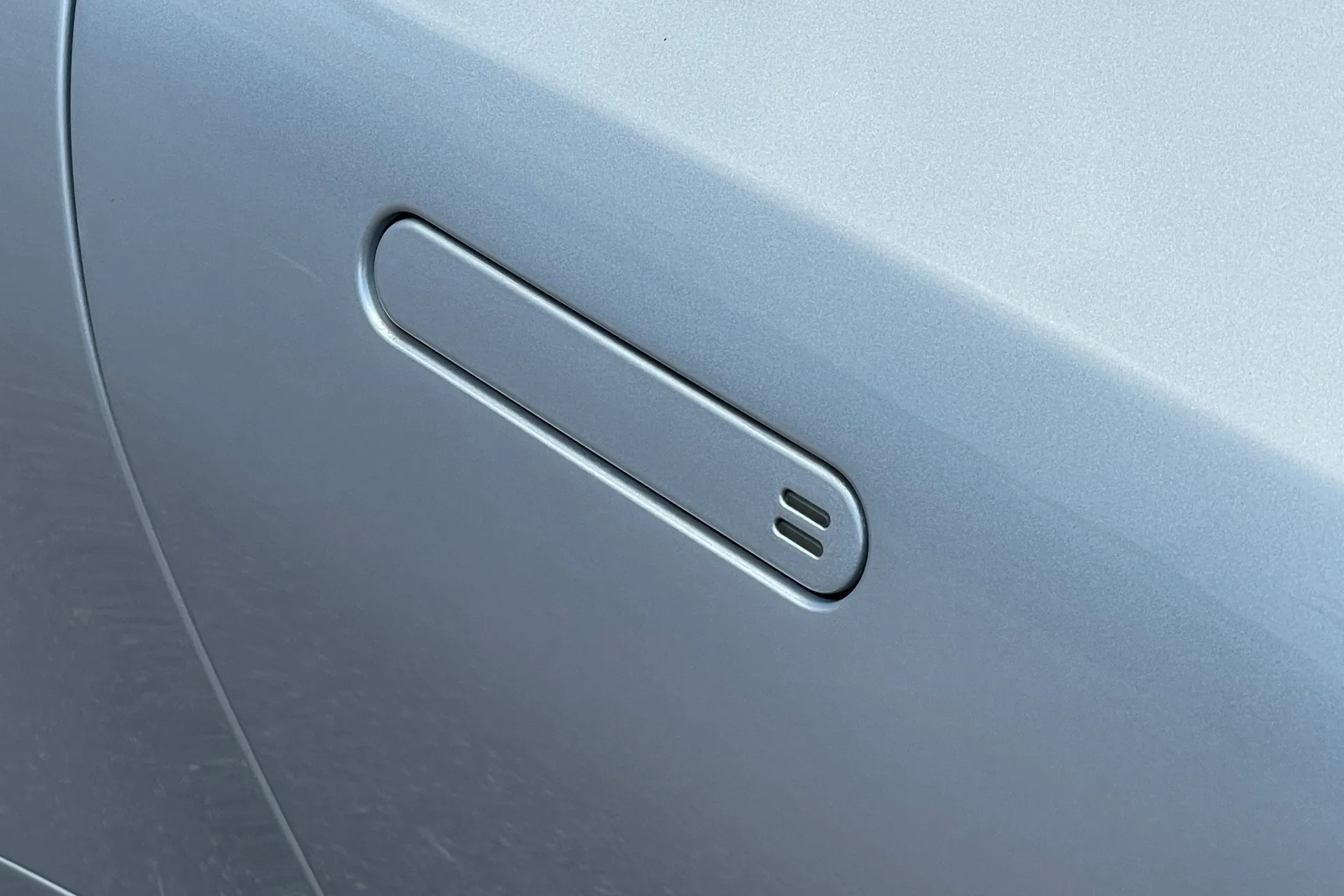 Aston Martin DBS thumbnail image number 10