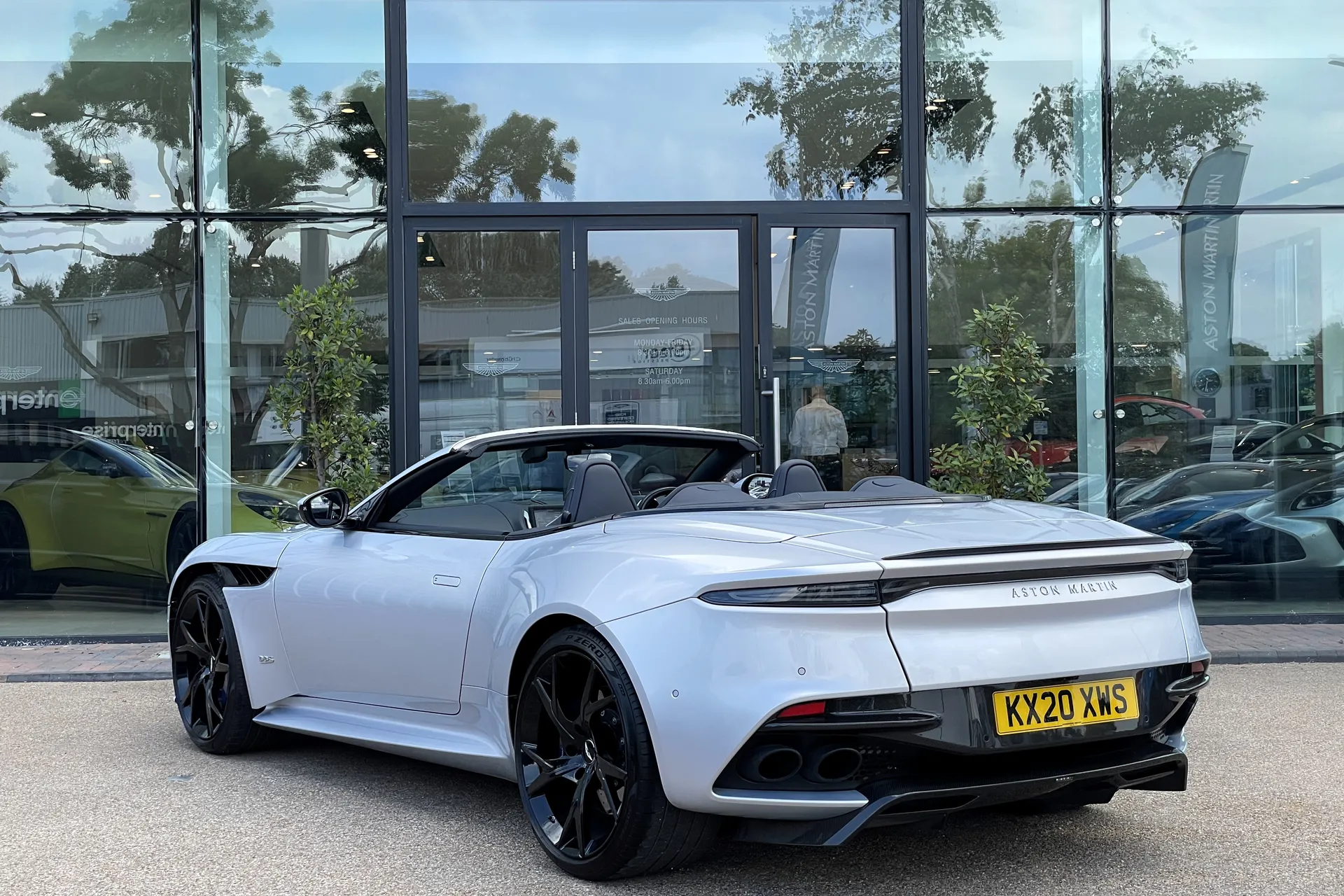 Aston Martin DBS thumbnail image number 14