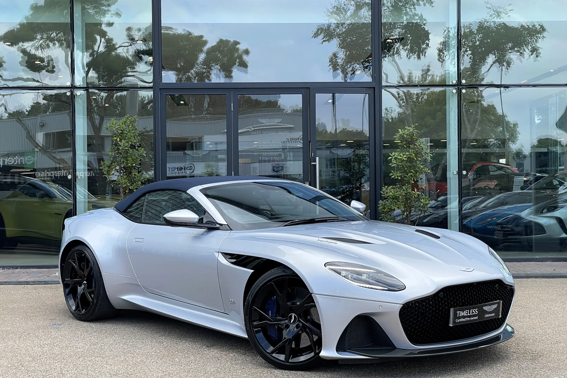 Aston Martin DBS thumbnail image number 11