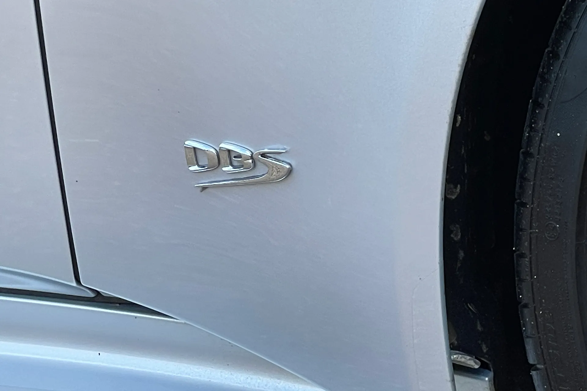 Aston Martin DBS thumbnail image number 8