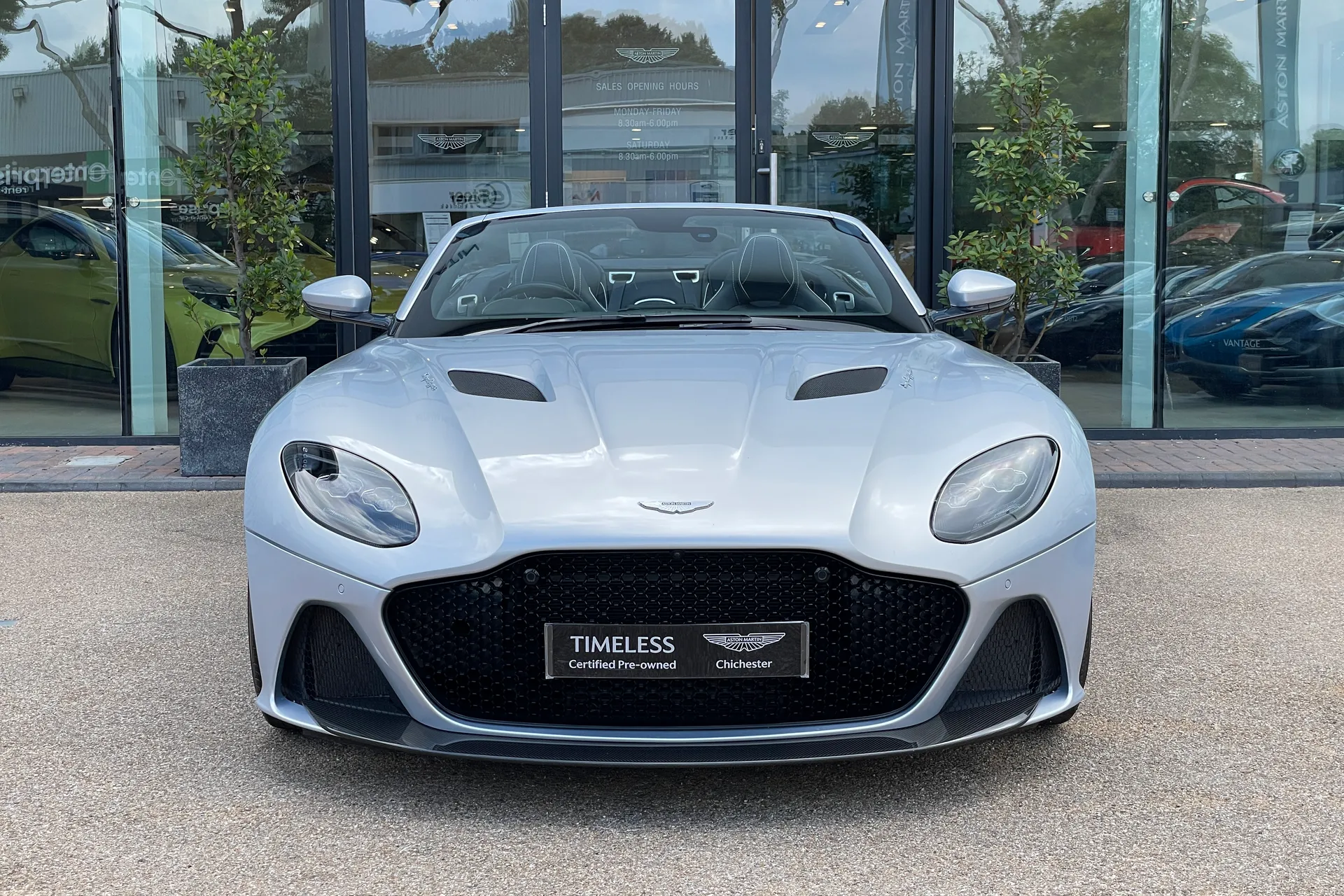Aston Martin DBS thumbnail image number 54