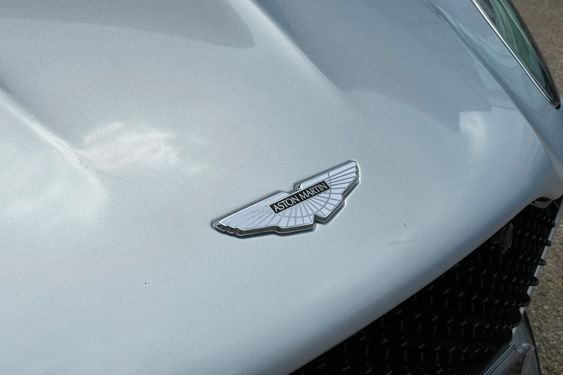Aston Martin DBS thumbnail image number 56