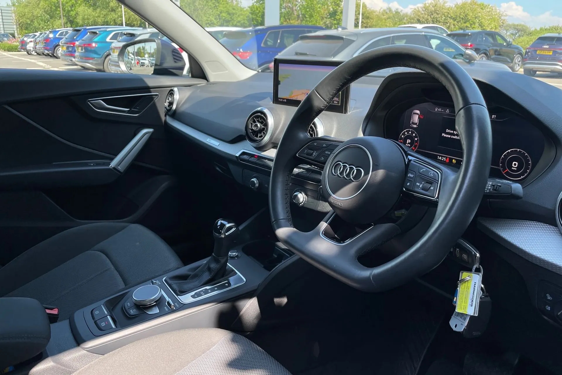 Audi Q2 thumbnail image number 26