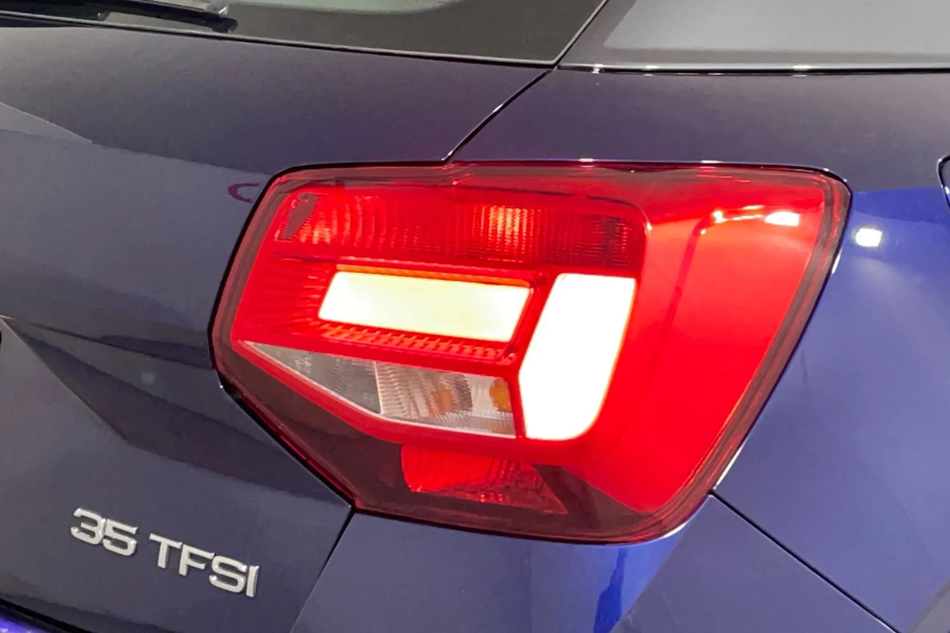 Audi Q2 thumbnail image number 17