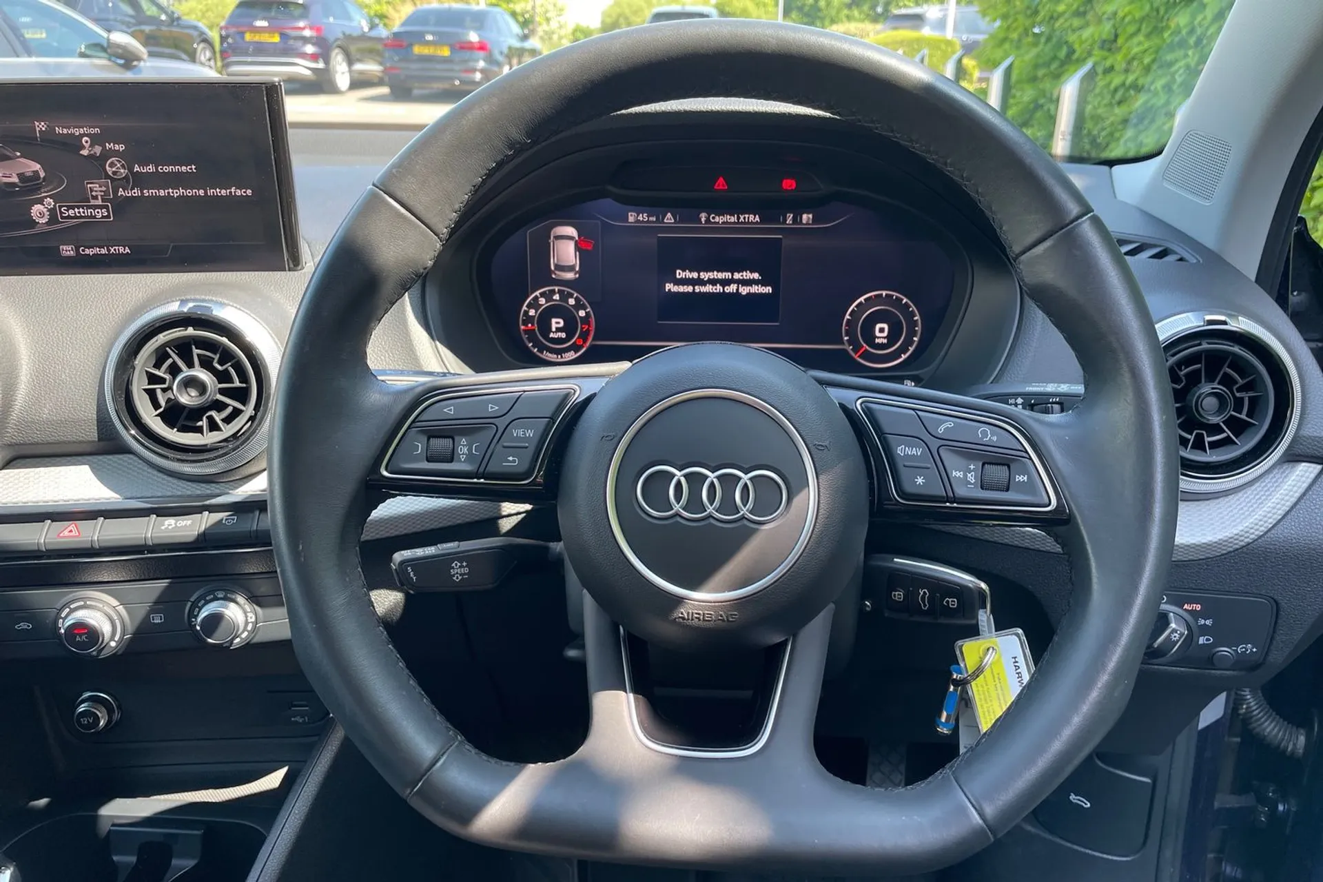 Audi Q2 thumbnail image number 36