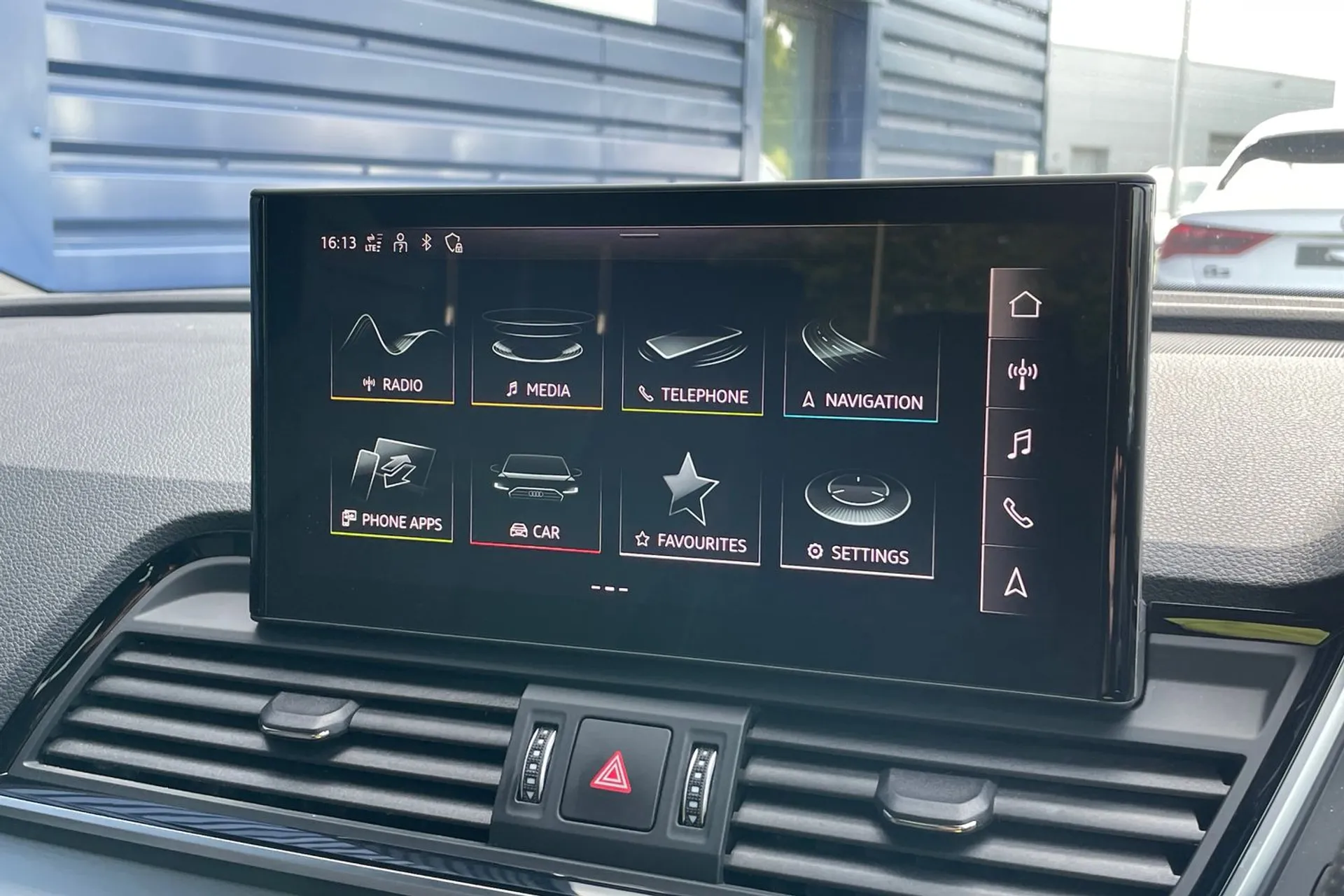 Audi Q5 thumbnail image number 31