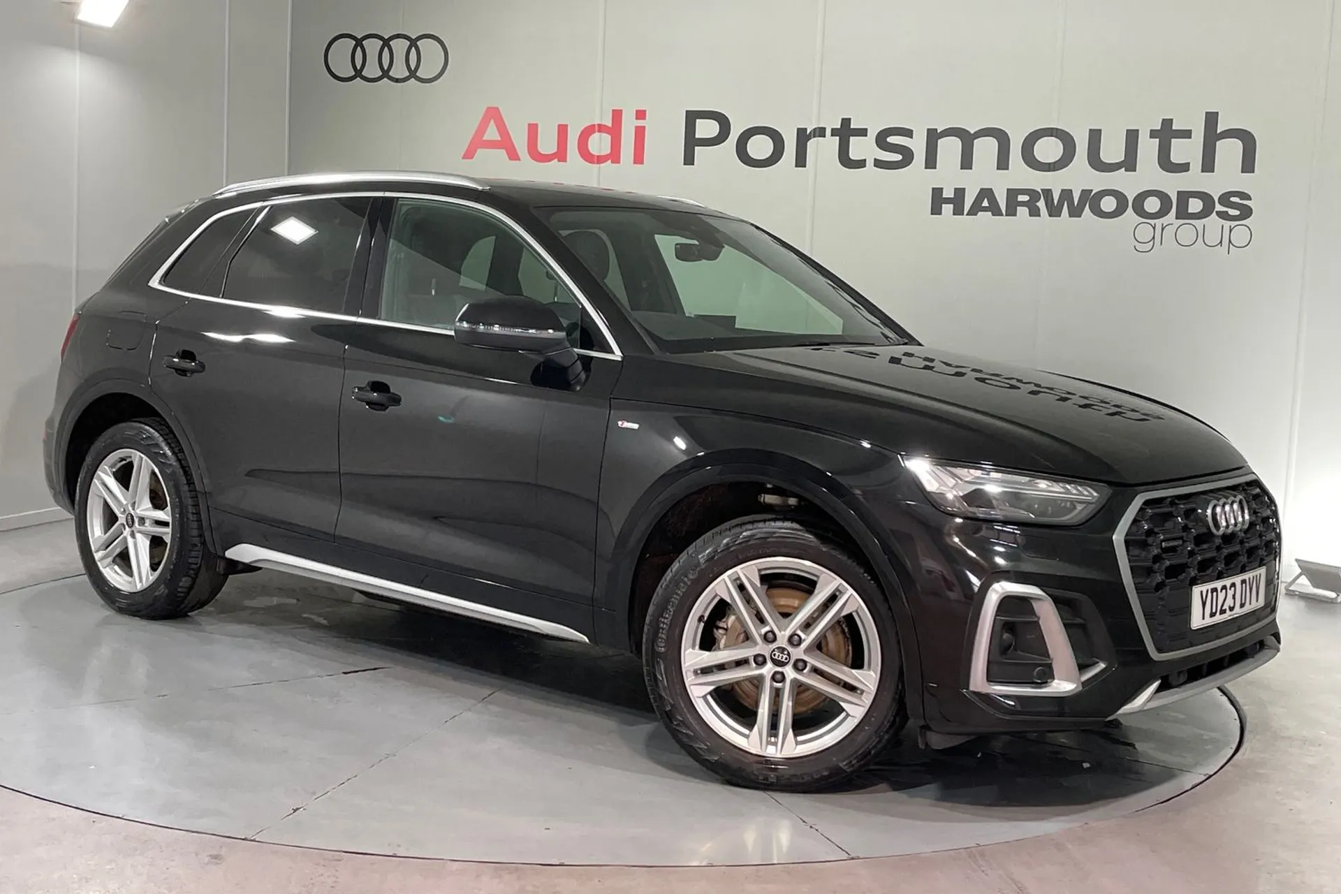 Audi Q5 focused image