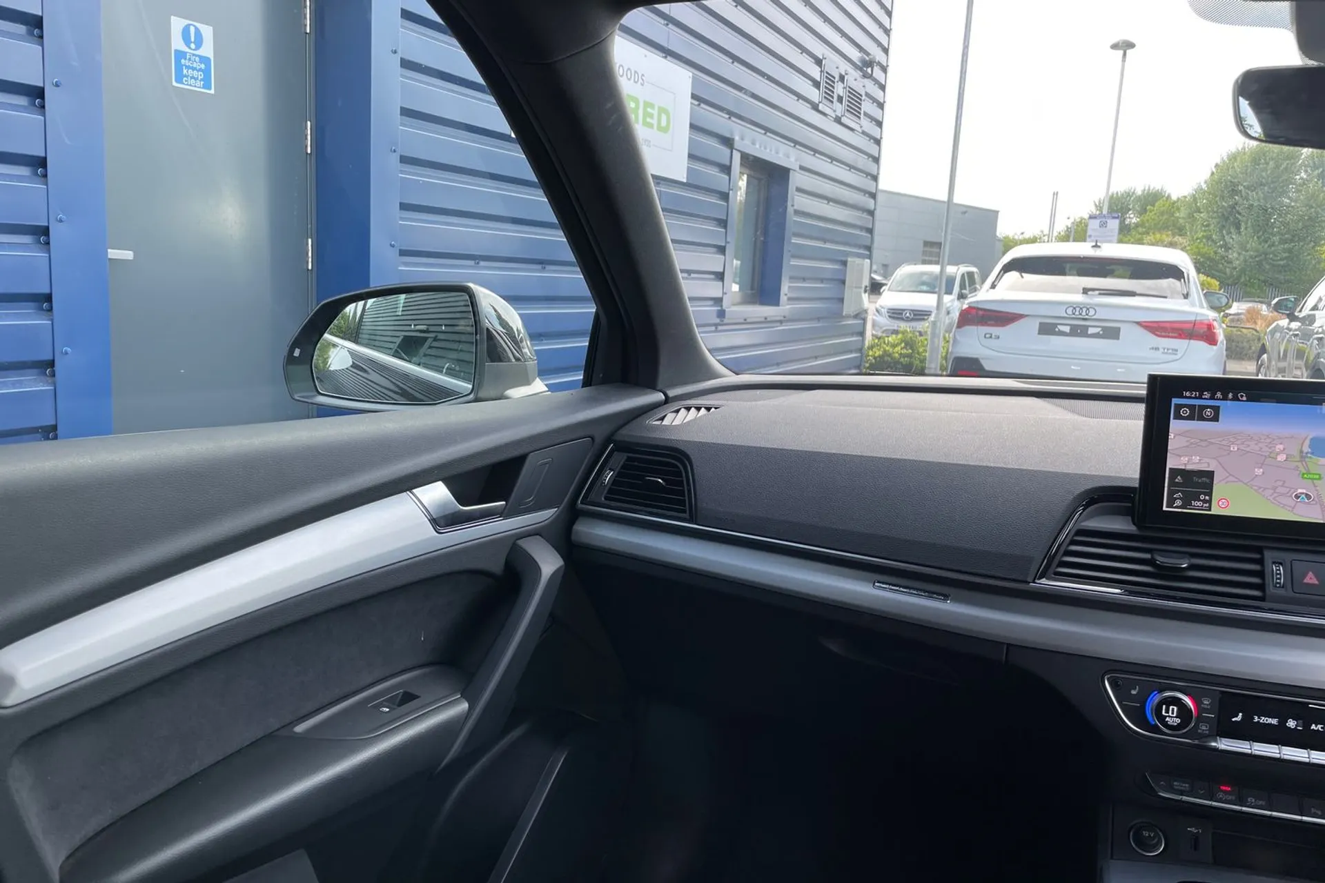 Audi Q5 thumbnail image number 35