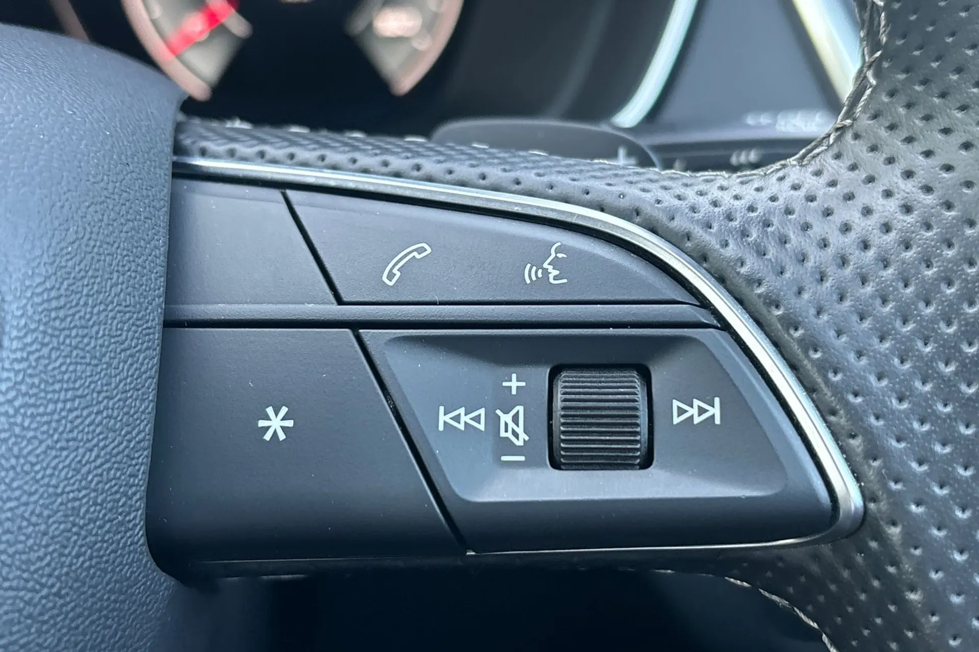 Audi Q5 thumbnail image number 38