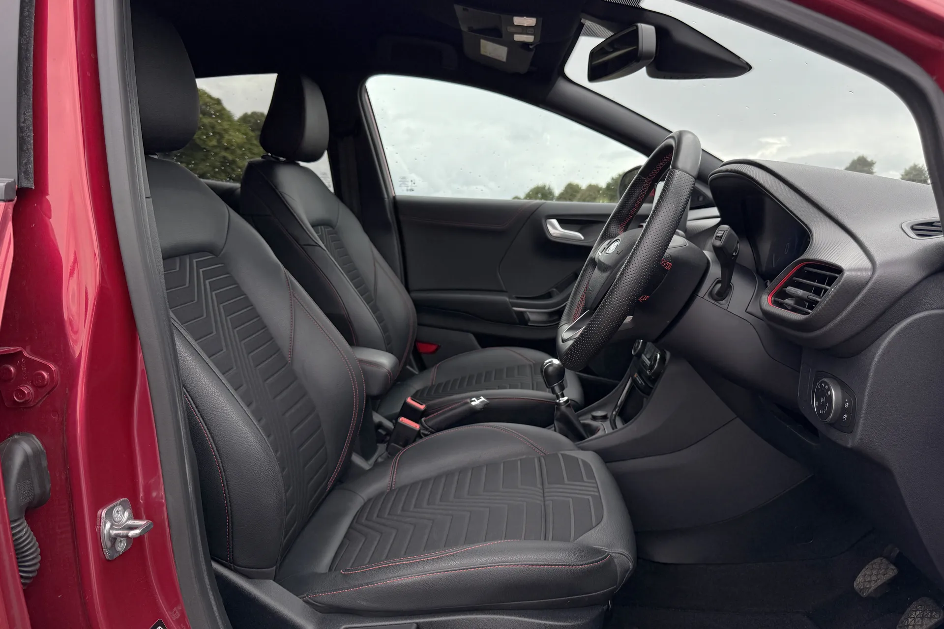 FORD PUMA thumbnail image number 27